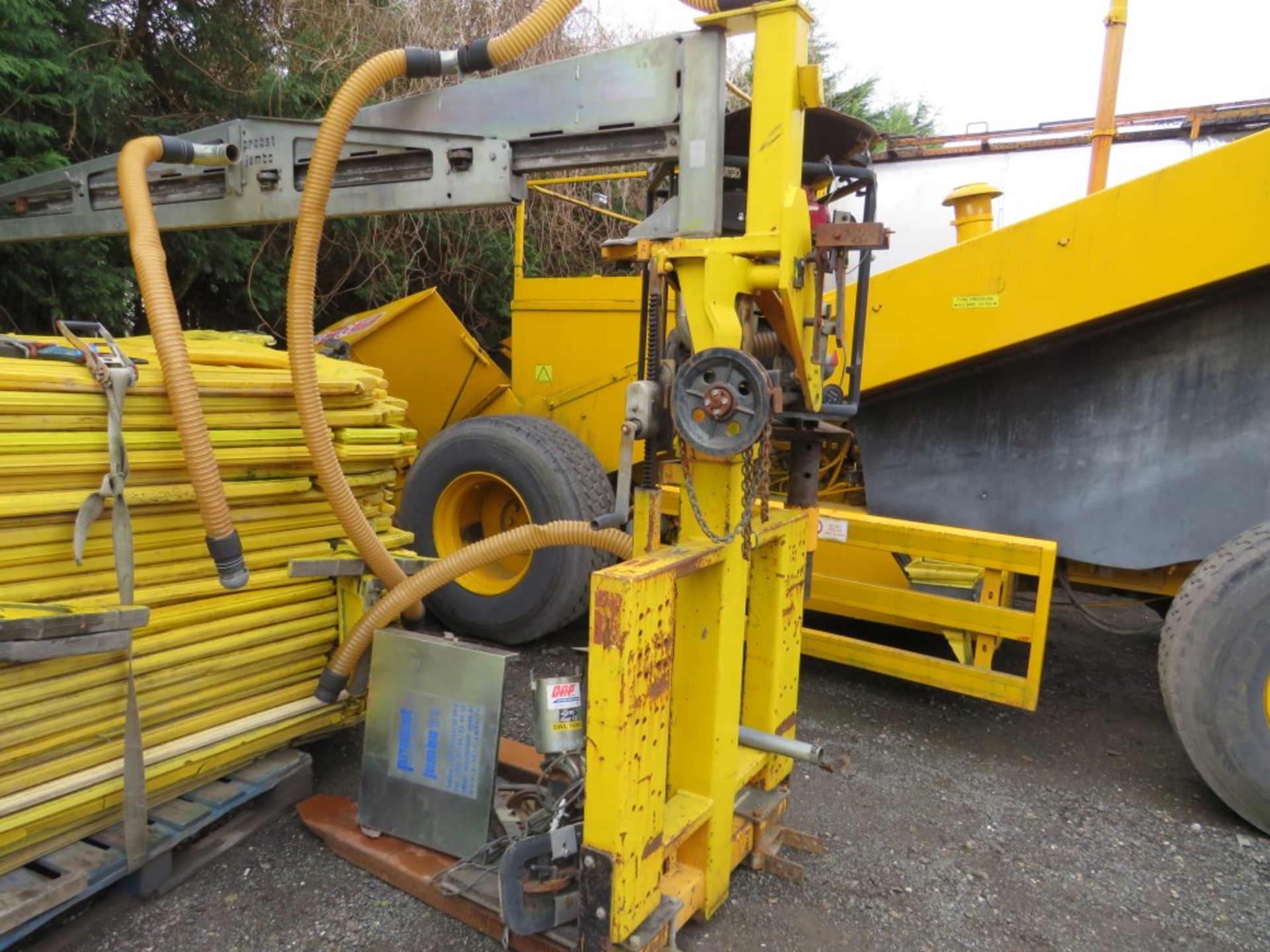 MOUNTED VACUUM PETROL SLAB LIFTER (DIRECT GAP) [+ VAT] - Image 2 of 2