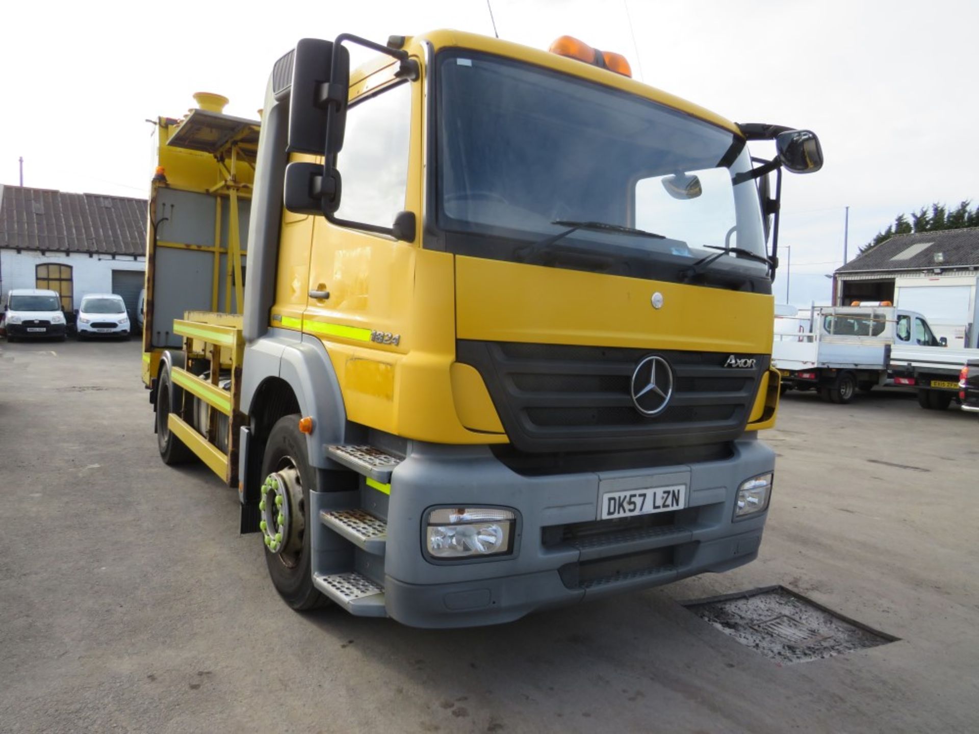 57 reg MERCEDES 1824 HIGHWAY MAINTENANCE VEHICLE (DIRECT COUNCIL) 1ST REG 02/08, 104676KM, V5