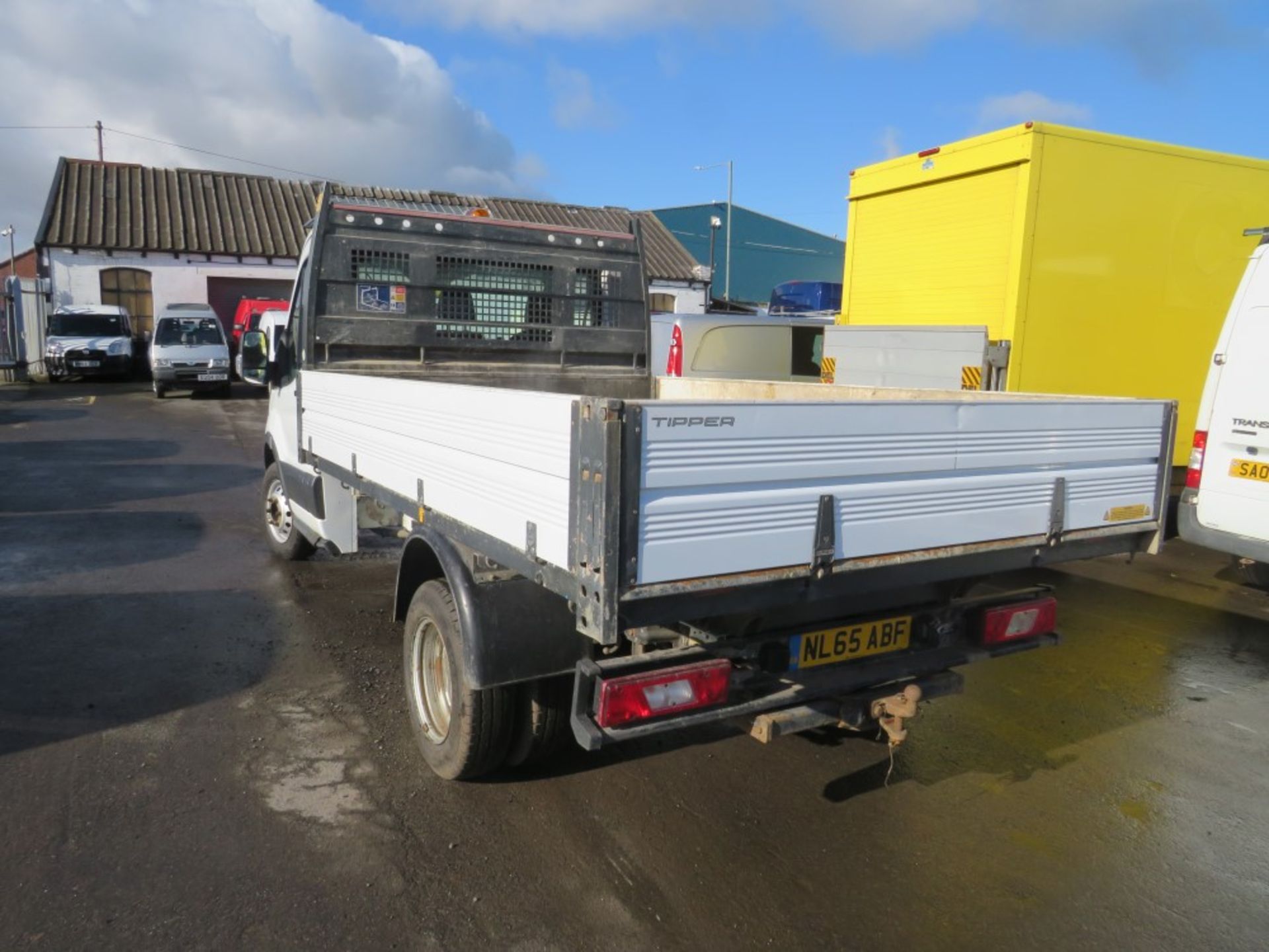 65 reg FORD TRANSIT 350 TIPPER, 1ST REG 01/16, TEST 03/21, 81487M NOT WARRANTED, V5 HERE, 1 OWNER - Image 3 of 5