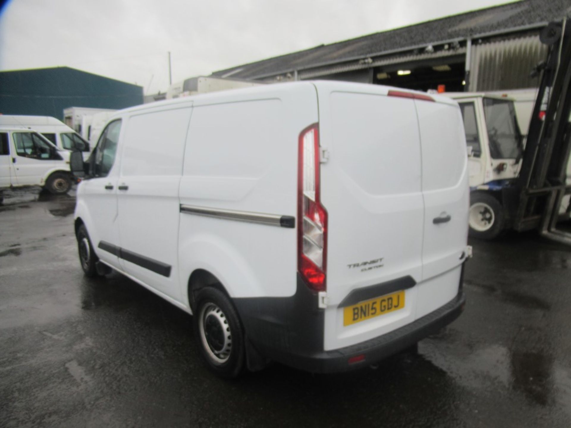 15 reg FORD TRANSIT CUSTOM 270 ECO-TECH, 1ST REG 04/15, TEST 04/20, 164559M NOT WARRANTED, V5 - Image 3 of 7