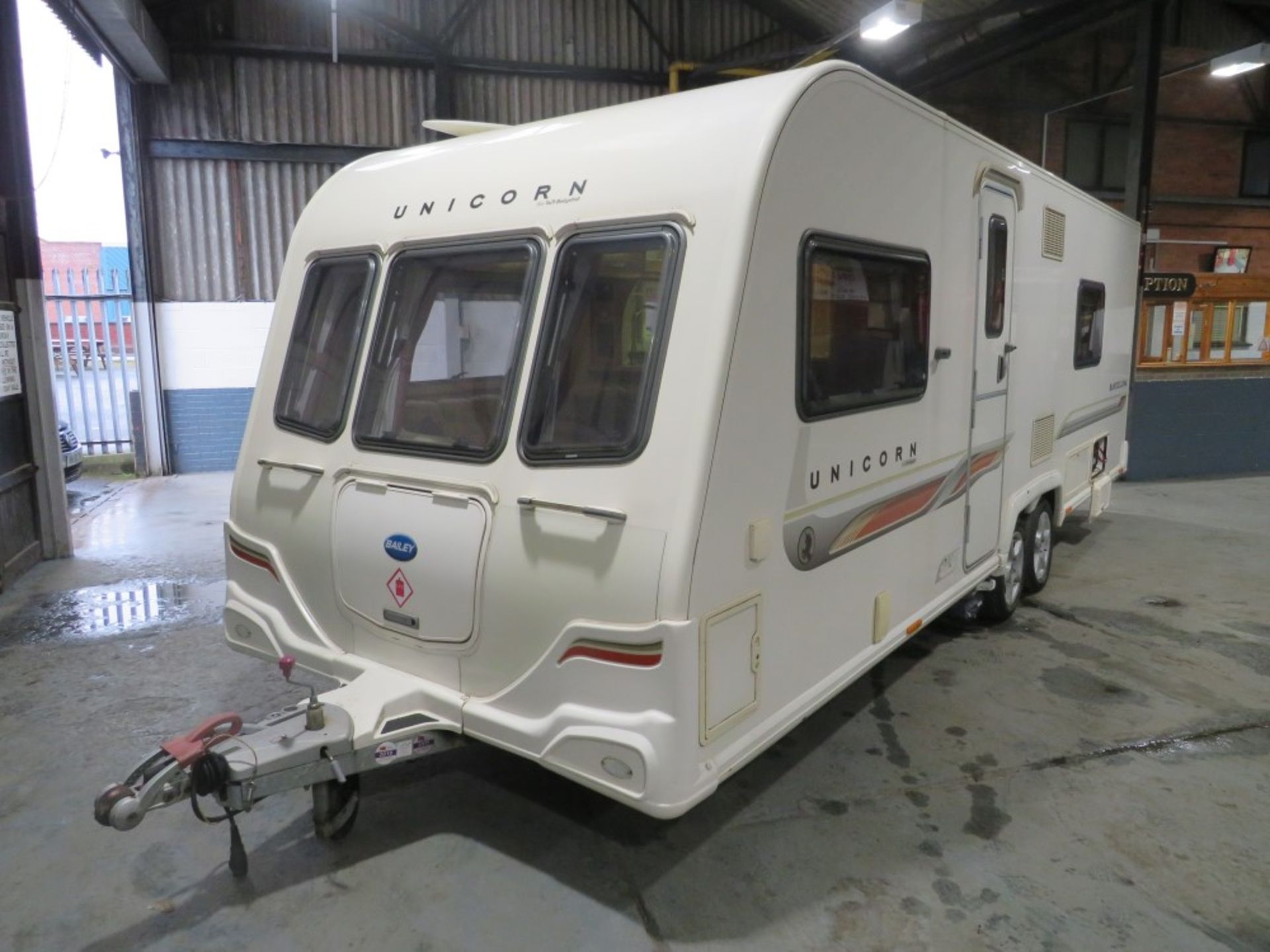 2011 BAILEY UNICORN CARAVAN [NO VAT]