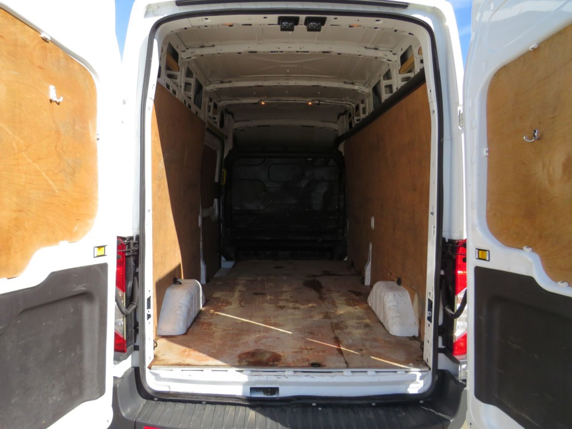 15 reg FORD TRANSIT 350 L3 DIESEL RWD, 1ST REG 06/15, 89808M WARRANTED, NO V5 [+ VAT] - Image 5 of 6