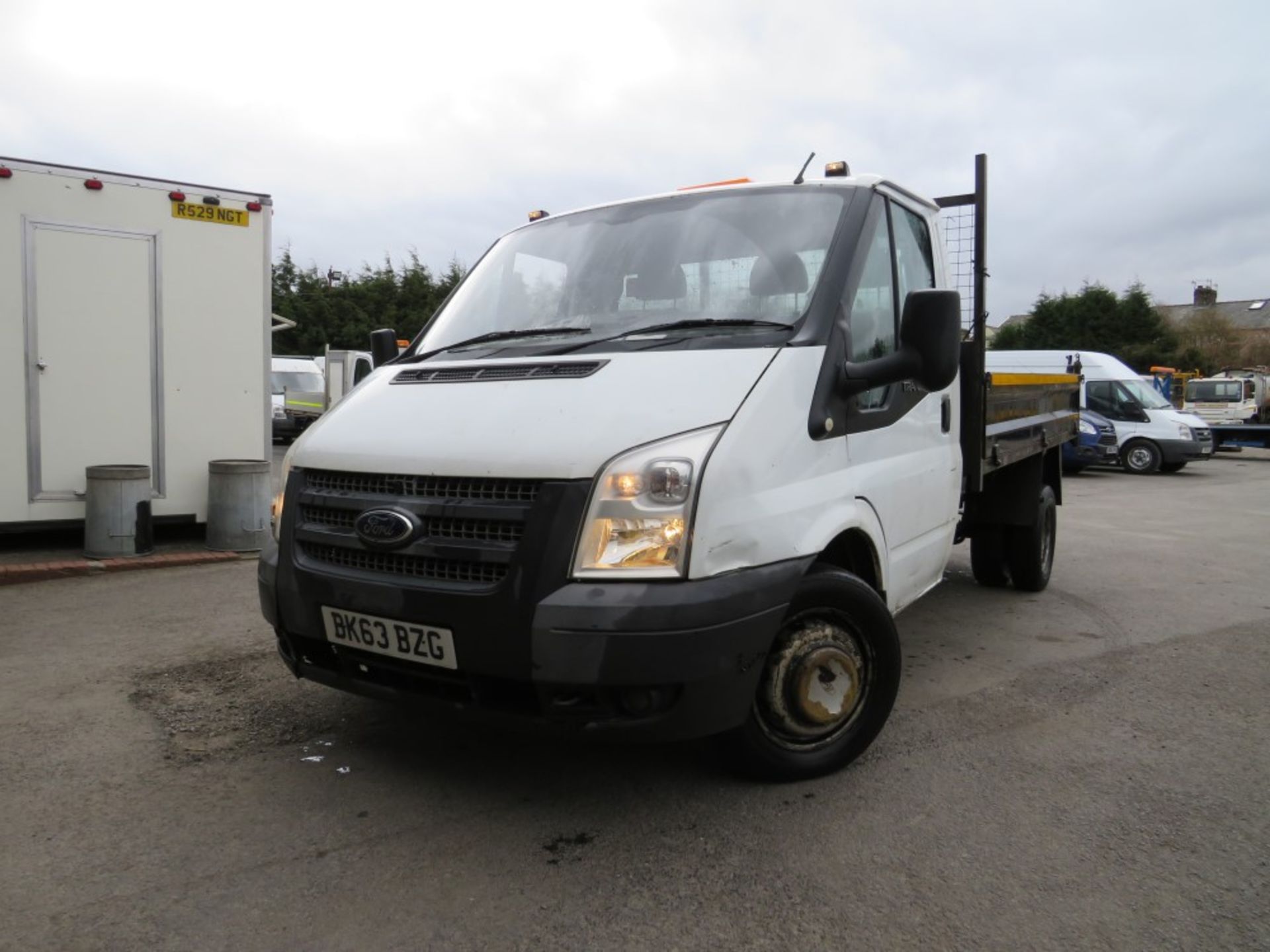 63 reg FORD TRANSIT 100 T350 RWD TIPPER, 1ST REG 09/13, TEST 10/20, 104911M WARRANTED, V5 HERE, 1 - Image 2 of 5