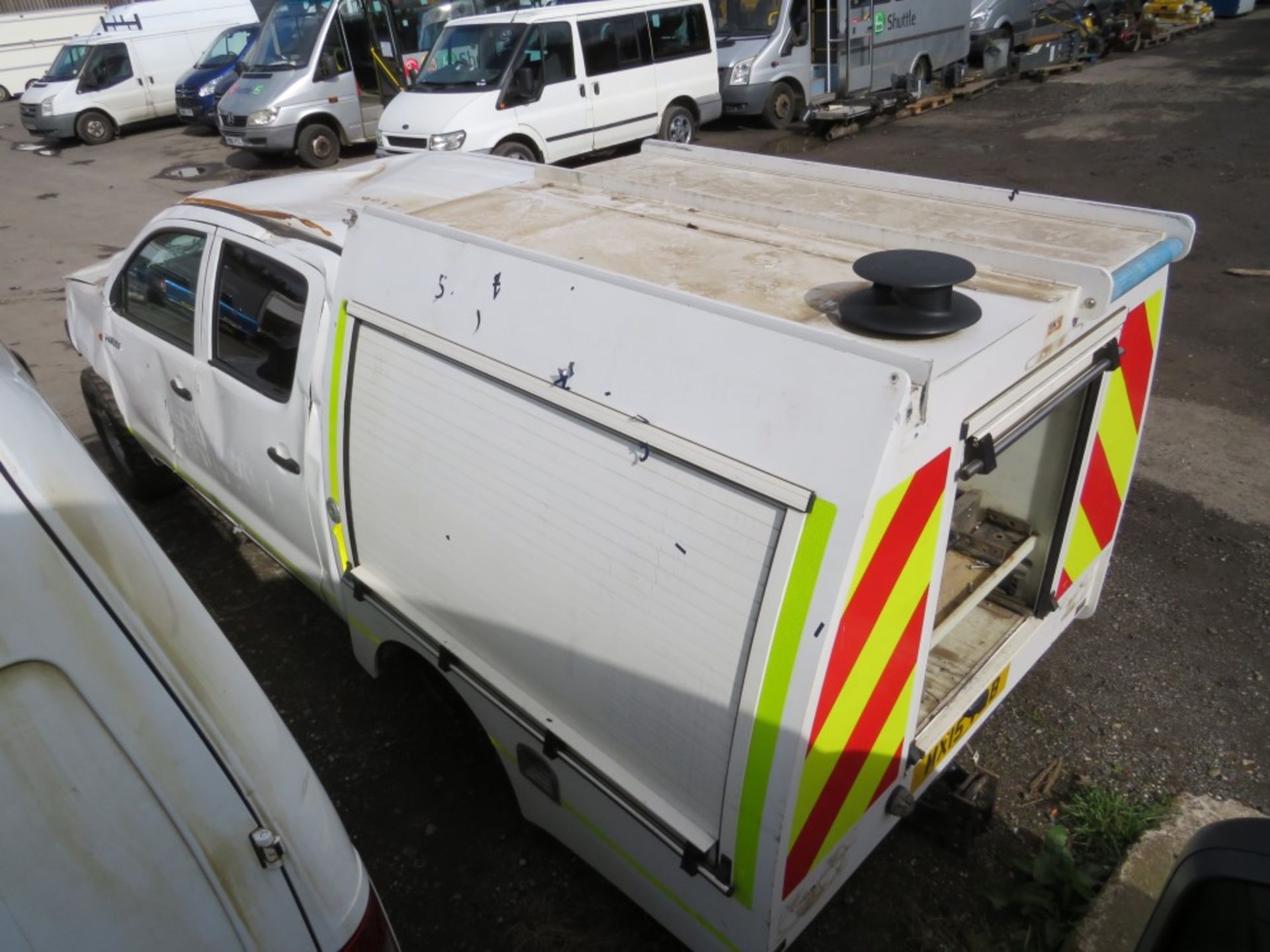 15 reg TOYOTA HILUX ACTIVE DI-D 4 X 4 DCB (DIRECT ELECTRICITY NW) 1ST REG 03/15, V5 MAY FOLLOW ( - Image 3 of 9