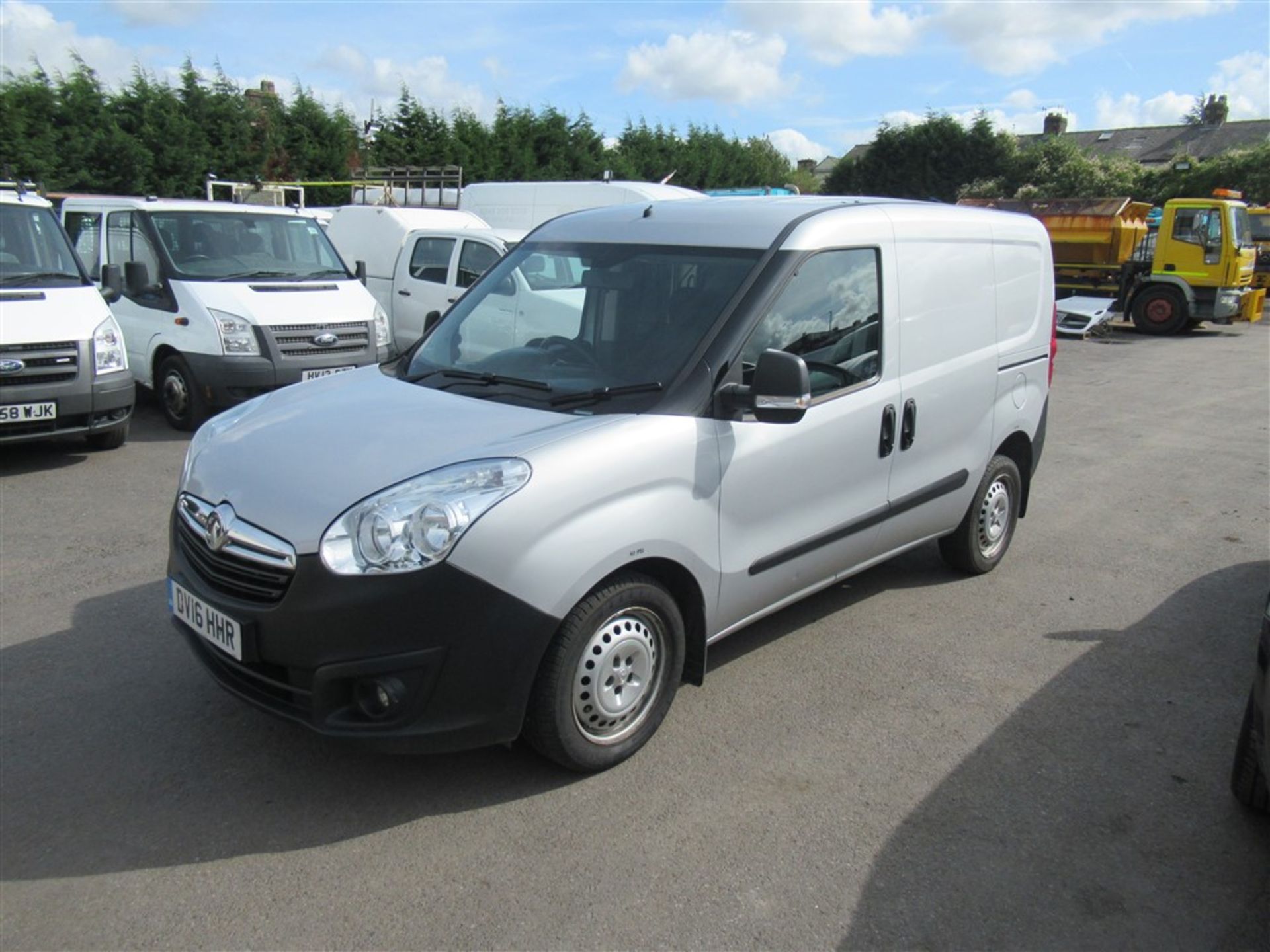 16 reg VAUXHALL COMBO 2300 CDTI SS E-FLEX, 1ST REG 06/16, TEST 06/20, 139309M WARRANTED, V5 HERE, - Image 2 of 6