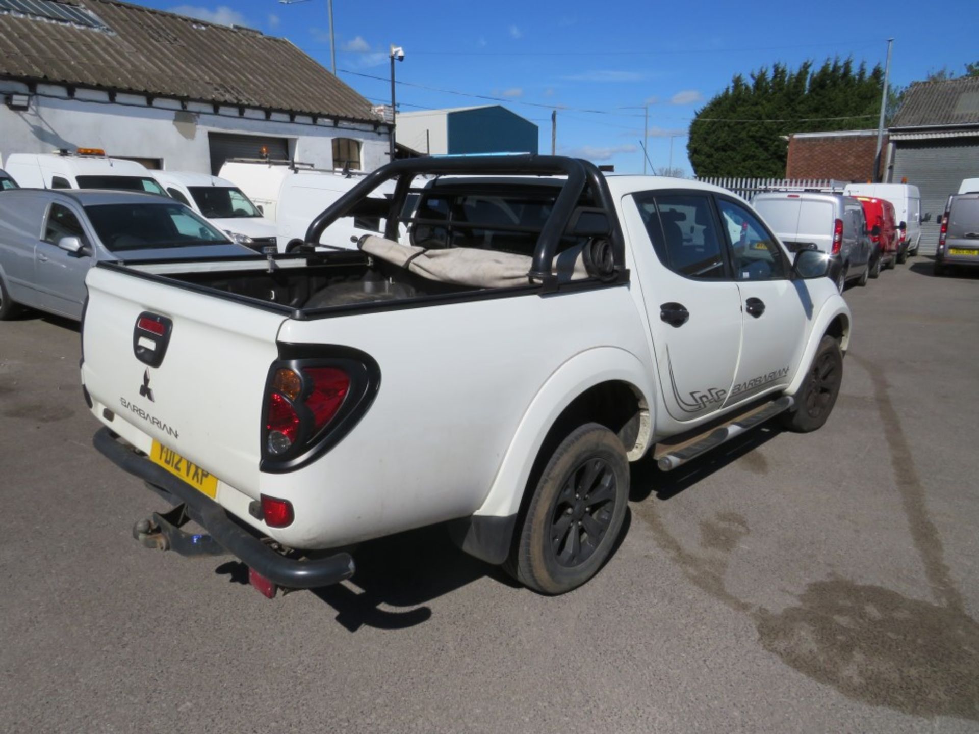 12 reg MITSUBISHI L200 BARBARIAN AUTO, 1ST REG 04/12, TEST 11/20, 92913M WARRANTED, V5 HERE, 3 - Image 4 of 5