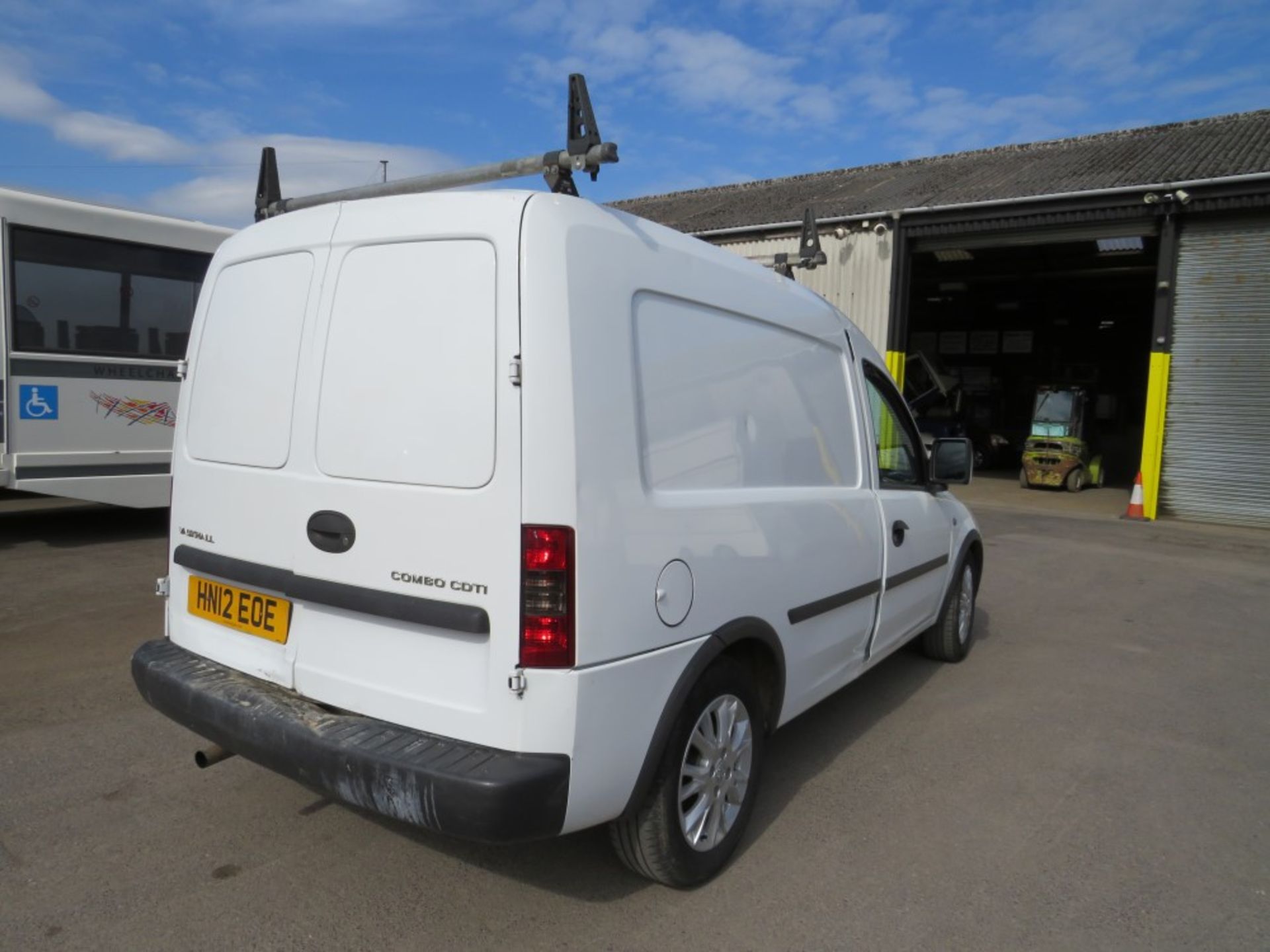 12 reg VAUXHALL COMBO 1700 CDTI, 1ST REG 04/12, 123728M, V5 HERE, 3 FORMER KEEPERS [NO VAT] - Image 4 of 6