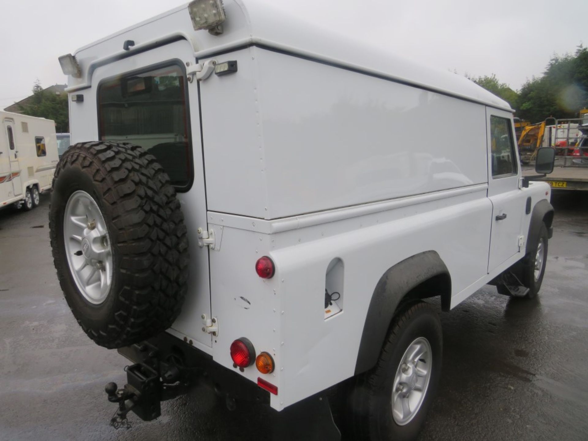 13 reg LAND ROVER DEFENDER 110 HARD TOP TD, 1ST REG 06/13, TEST 01/21, 142170M WARRANTED, V5 HERE, 1 - Image 3 of 6