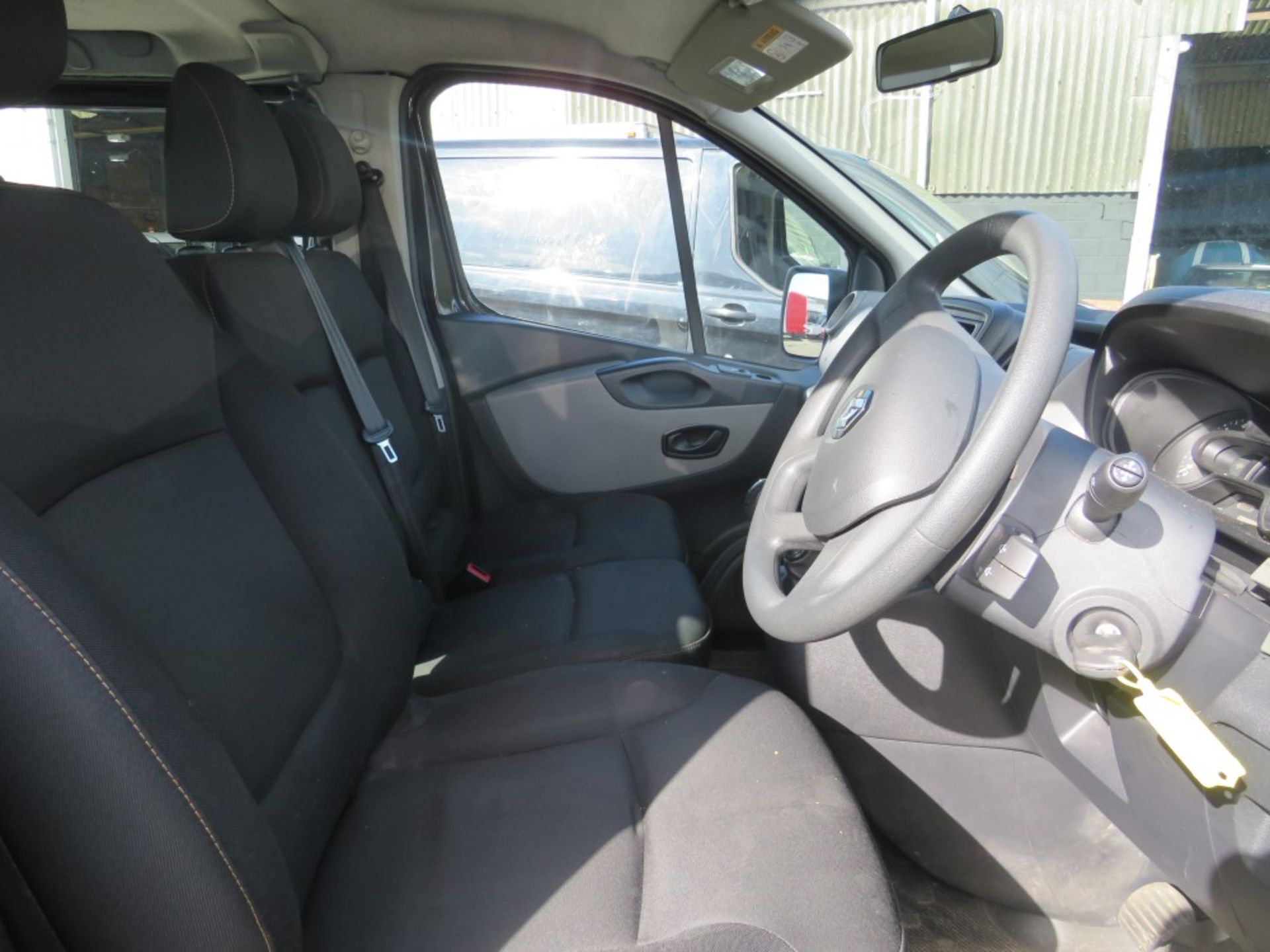 66 reg RENAULT TRAFIC SL27 BUSINESS ENERGY DCI, 1ST REG 12/16, TEST 12/20, 126439M WARRANTED, V5 - Image 6 of 6