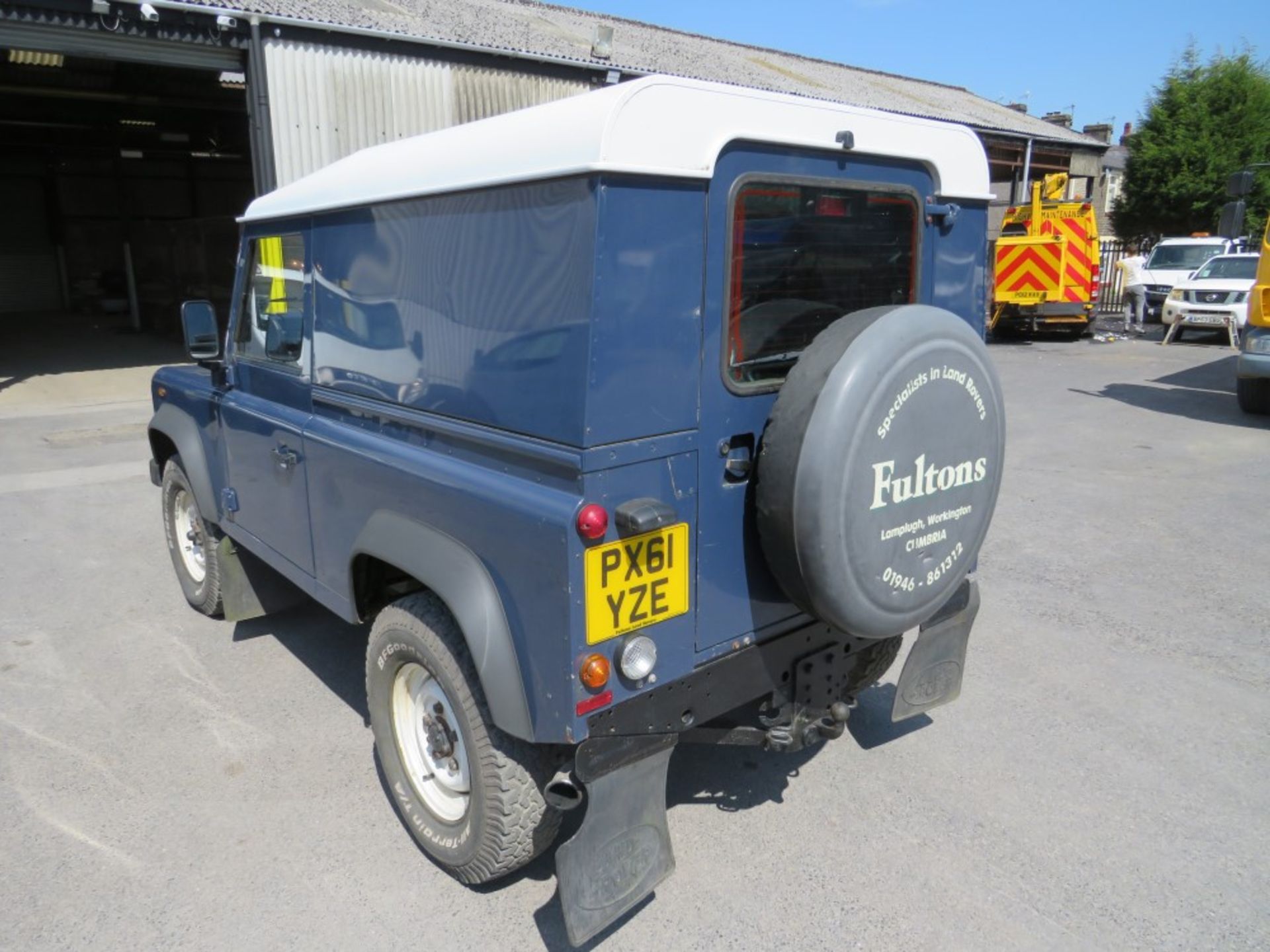 61 reg LAND ROVER DEFENDER 90 HARD TOP 2.4 TDCI, 1ST REG 09/11, TEST 11/20, 34737M WARRANTED, V5 - Image 3 of 5