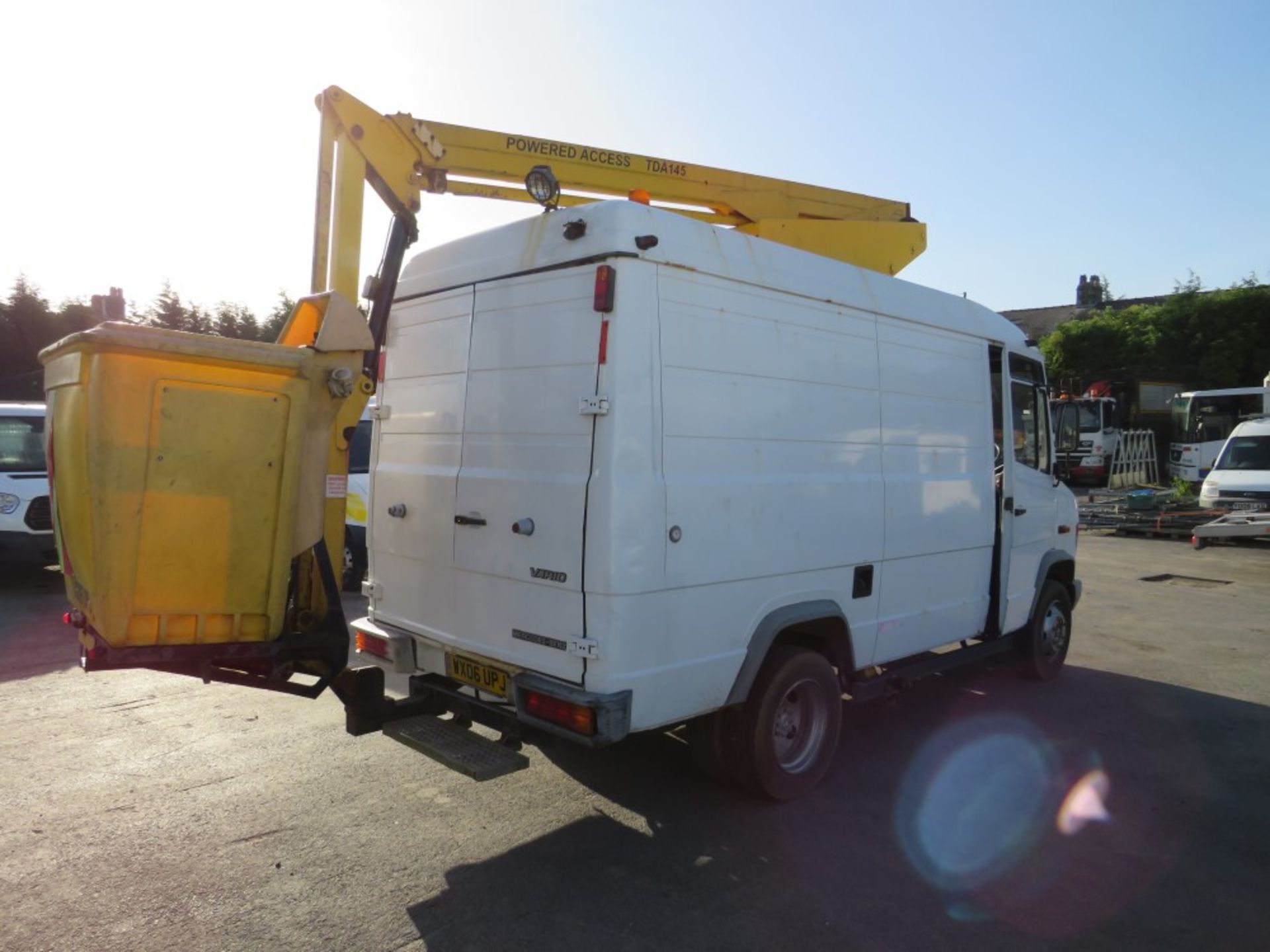 06 reg MERCEDES 814 CHERRY PICKER, 1ST REG 08/06, 281107KM, V5 HERE, 1 FORMER KEEPER [+ VAT] - Image 4 of 5