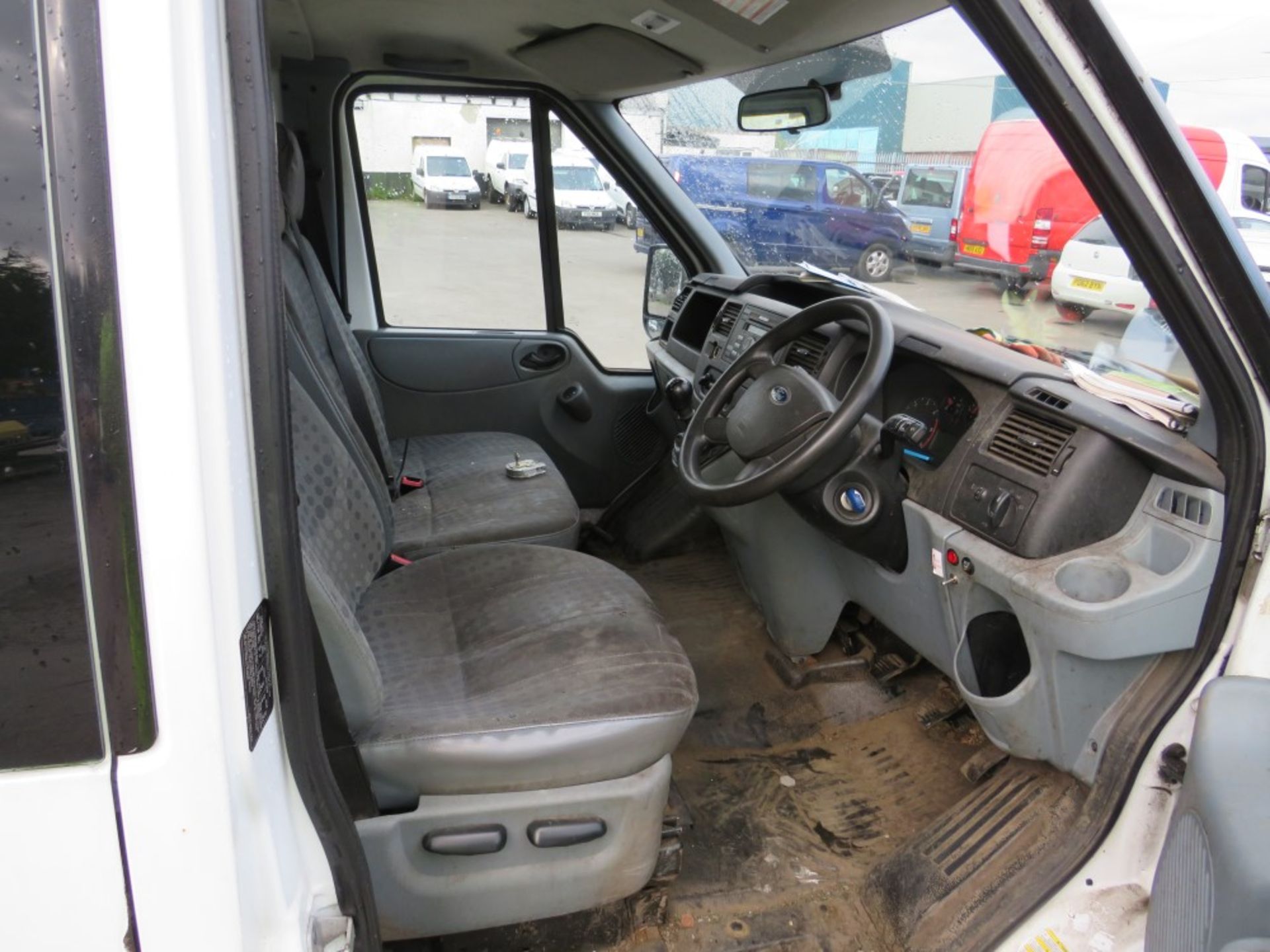 12 reg FORD TRANSIT 100 T350 DOUBLE CAB TIPPER (DIRECT COUNCIL) 1ST REG 08/12, TEST 07/20, 40846M, - Image 6 of 6