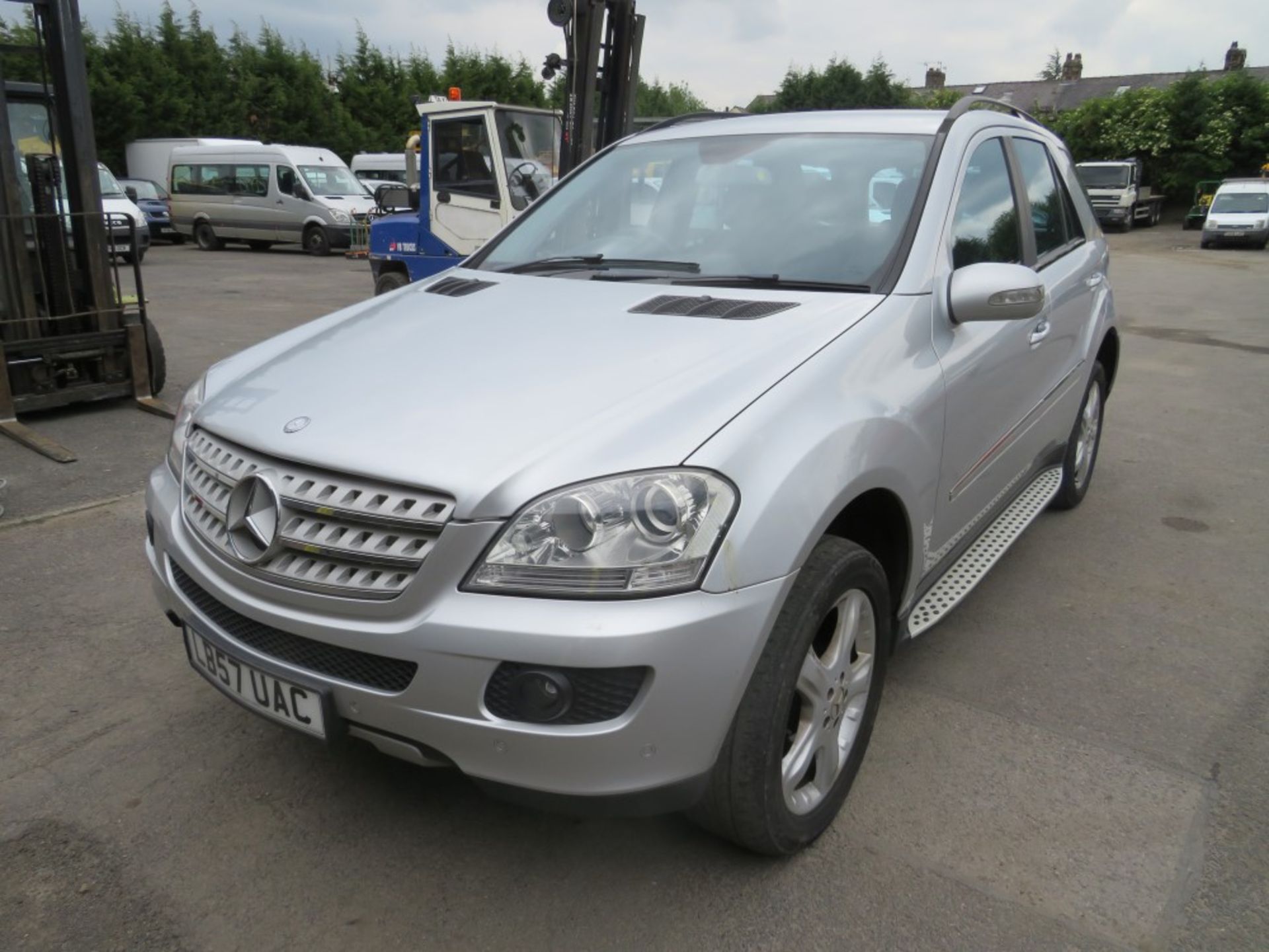 57 reg MERCEDES ML320 CDI 4MATIC, 1ST REG 12/07, TEST 06/20, 133027M WARRANTED, V5 HERE [NO VAT] - Image 2 of 5