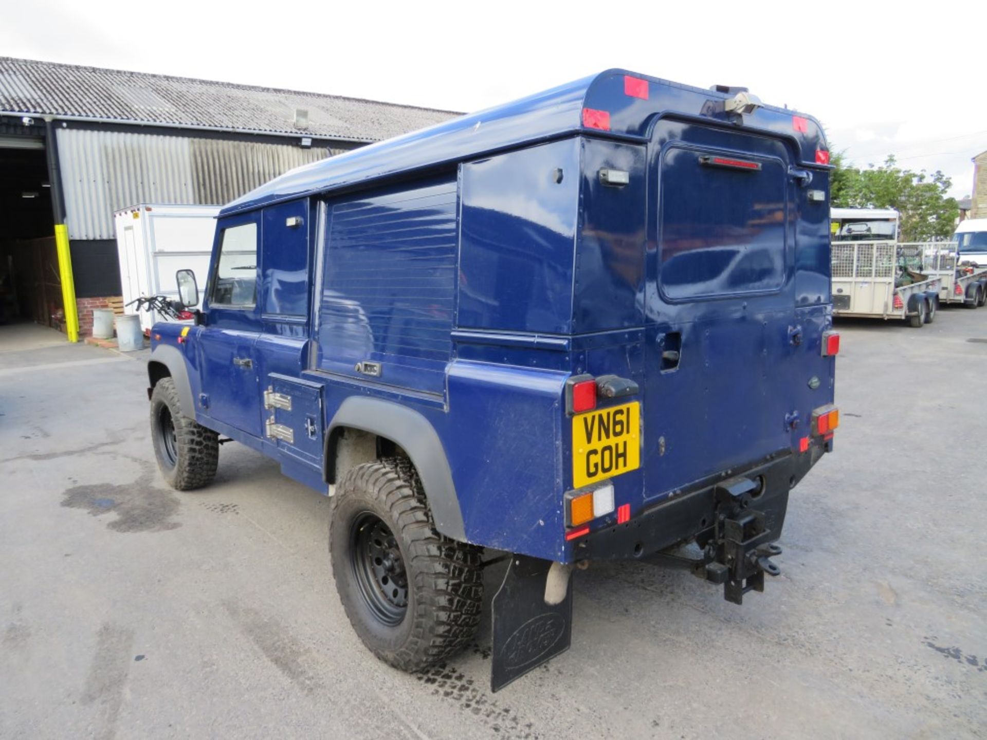 61 reg LAND ROVER DEFENDER 110 HARD TOP TD, 1ST REG 10/11, TEST 06/21, 95645M WARRANTED, V5 HERE, - Image 3 of 6