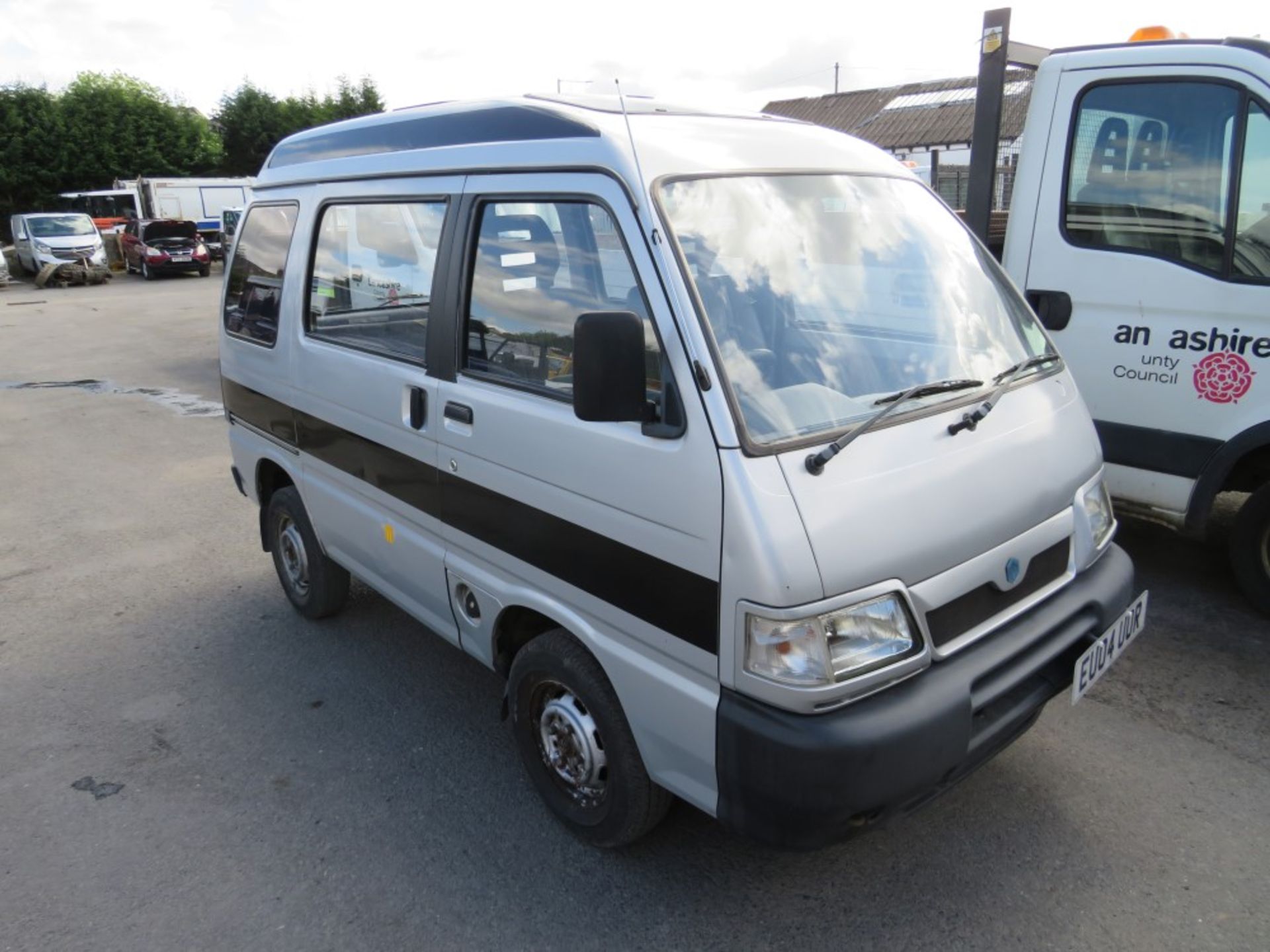 04 reg PIAGGIO PORTER CAMPER VAN, 1ST REG 04/04, TEST 10/20, 59115M NOT WARRANTED - REV COUNTER