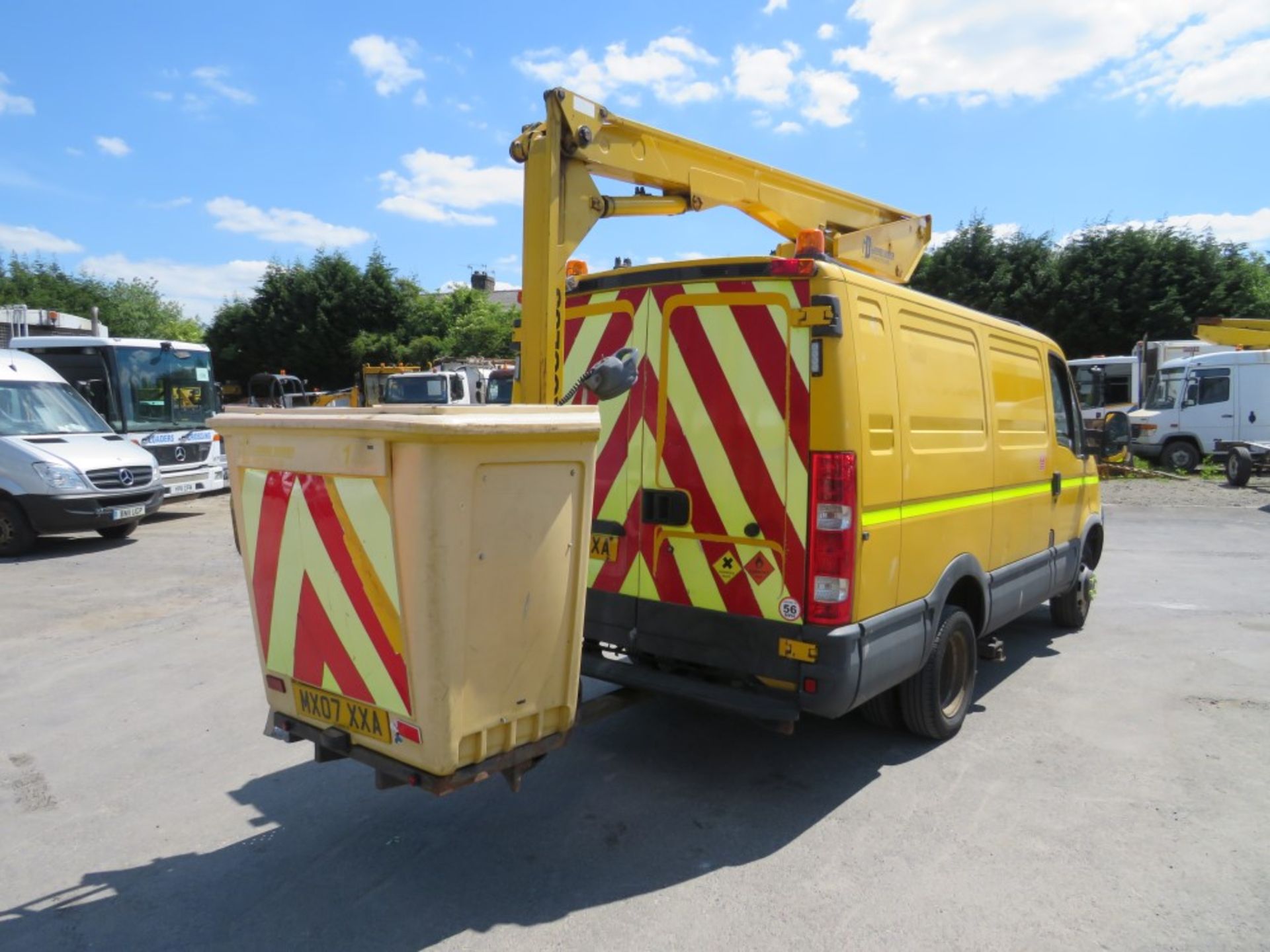 07 reg IVECO 45C15V CHERRY PICKER (DIRECT COUNCIL) 1ST REG 07/07, TEST 07/20, 105564M, V5 HERE, 1 - Image 4 of 6