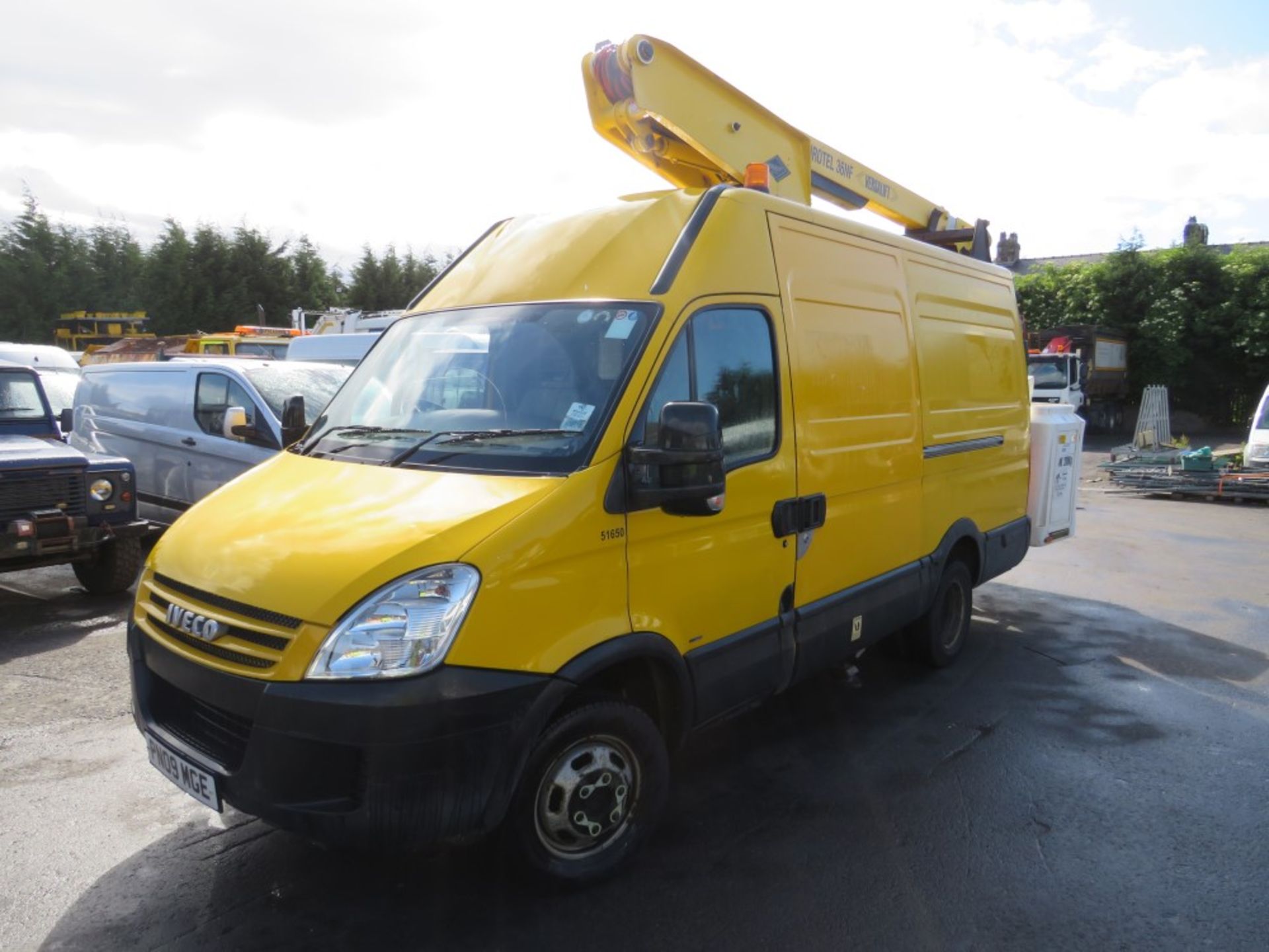 09 reg IVECO DAILY 50C15 C/W VERSALIFT EUROTEL 36NF HOIST (DIRECT COUNCIL) 1ST REG 08/09, TEST 02/ - Image 2 of 5