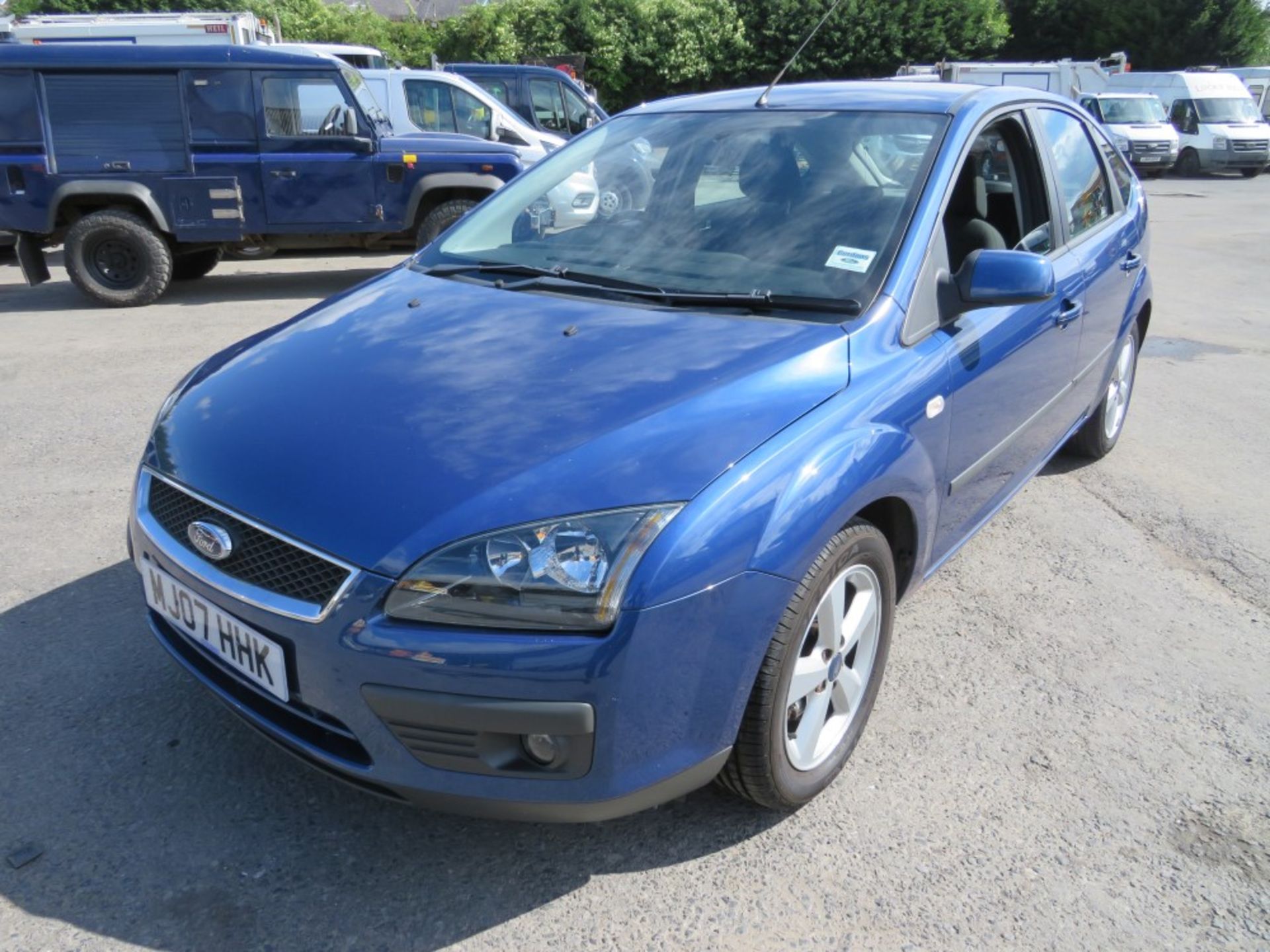 07 reg FORD FOCUS ZETEC CLIMATE, 1ST REG 05/07, TEST 03/21, 91617M, V5 HERE, 1 FORMER KEEPER [NO - Image 2 of 5