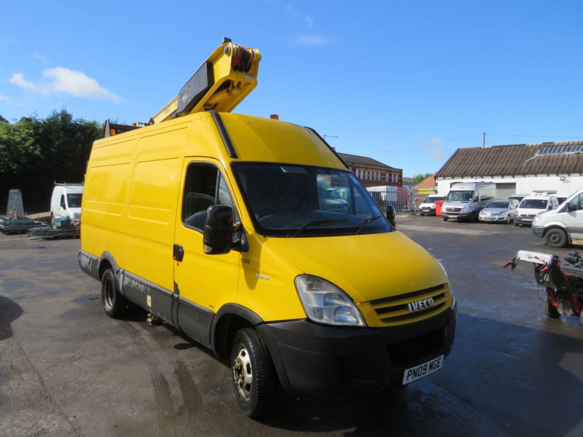 09 reg IVECO DAILY 50C15 C/W VERSALIFT EUROTEL 36NF HOIST (DIRECT COUNCIL) 1ST REG 08/09, TEST 02/