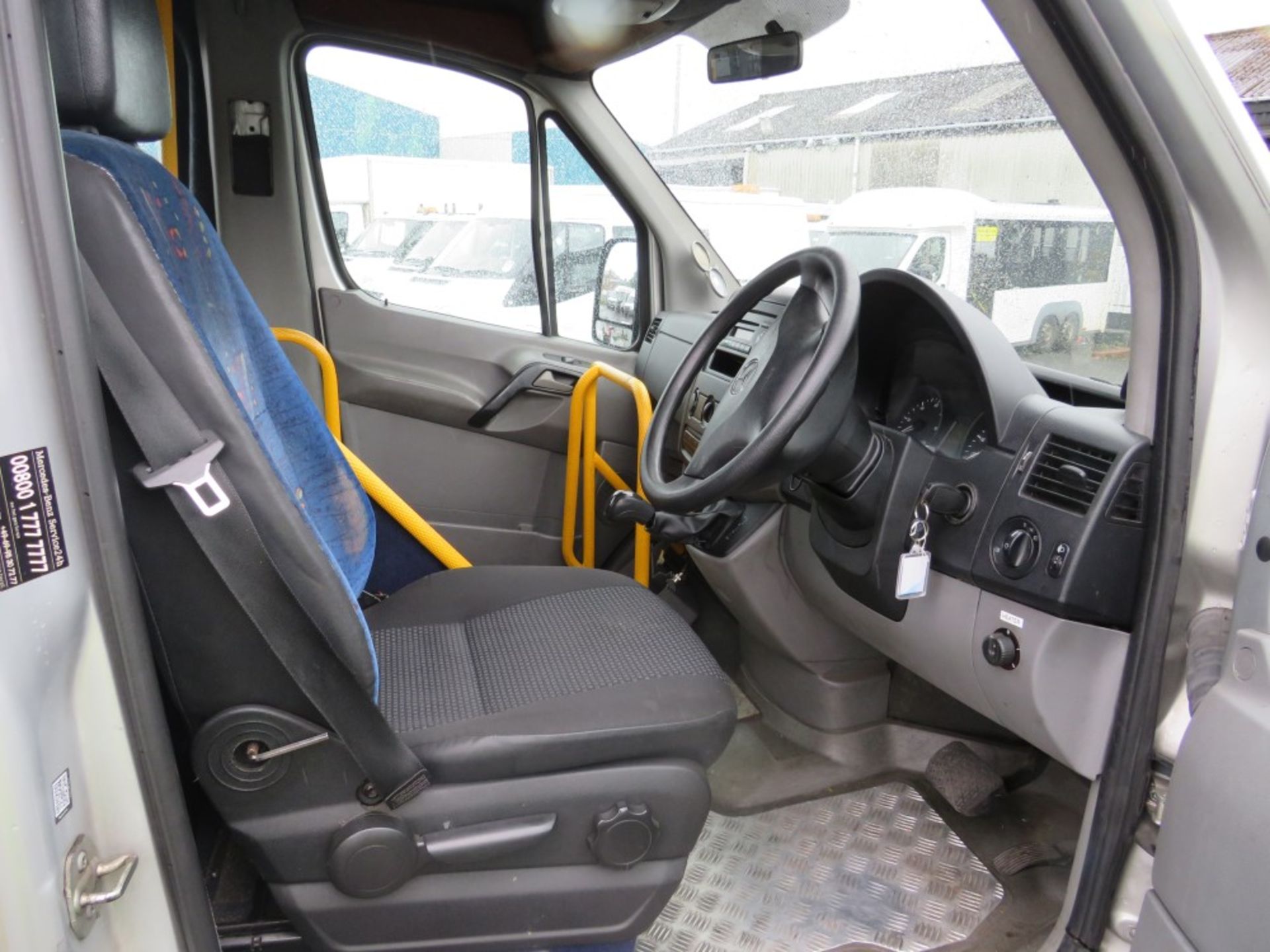 08 reg MERCEDES SPRINTER 511 CDI LWB MINIBUS (DIRECT) 1ST REG 08/08, TEST 04/21, 624976KM, V5 - Image 6 of 6