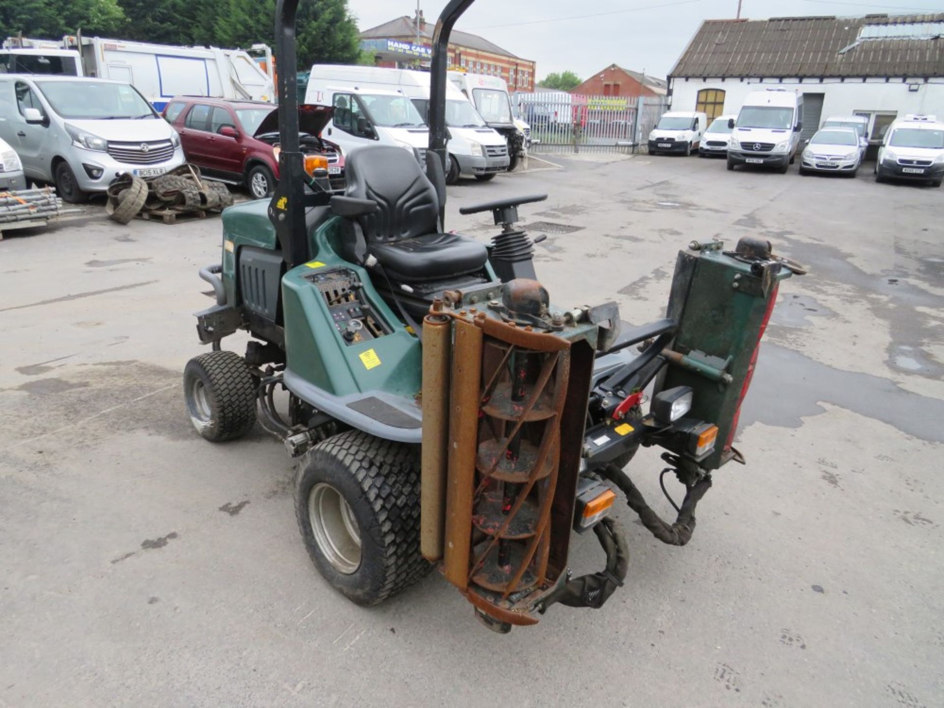 11 reg HAYTER LT324 RIDE ON MOWER (DIRECT COUNCIL) 1ST REG 05/11, 1811 HOURS, V5 HERE, 1 OWNER - Image 4 of 4