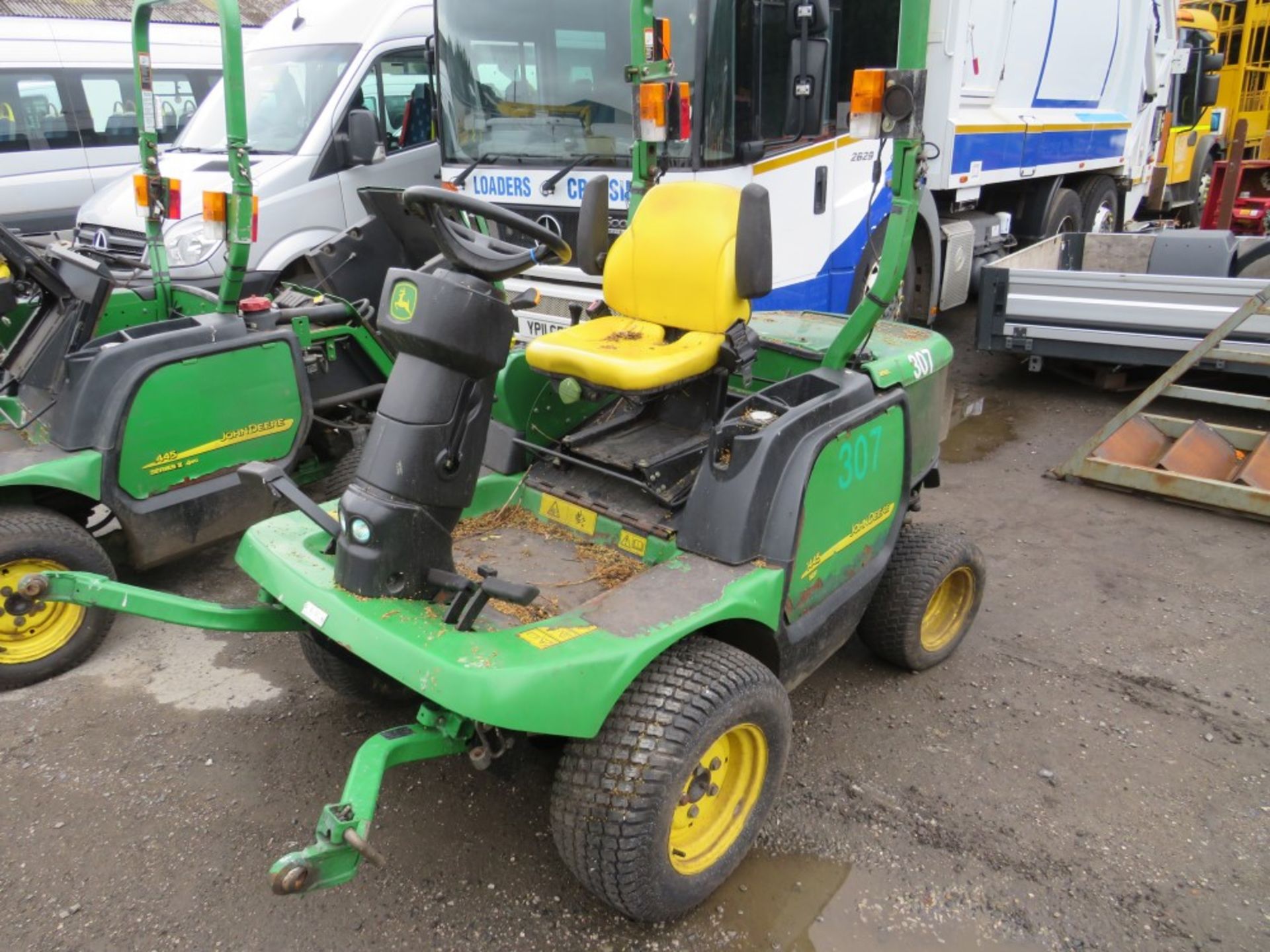 06 reg JOHN DEERE 1445 RIDE ON MOWER (DIRECT COUNCIL) 1ST REG 08/06, 4718 HOURS, V5 HERE, 1 OWNER