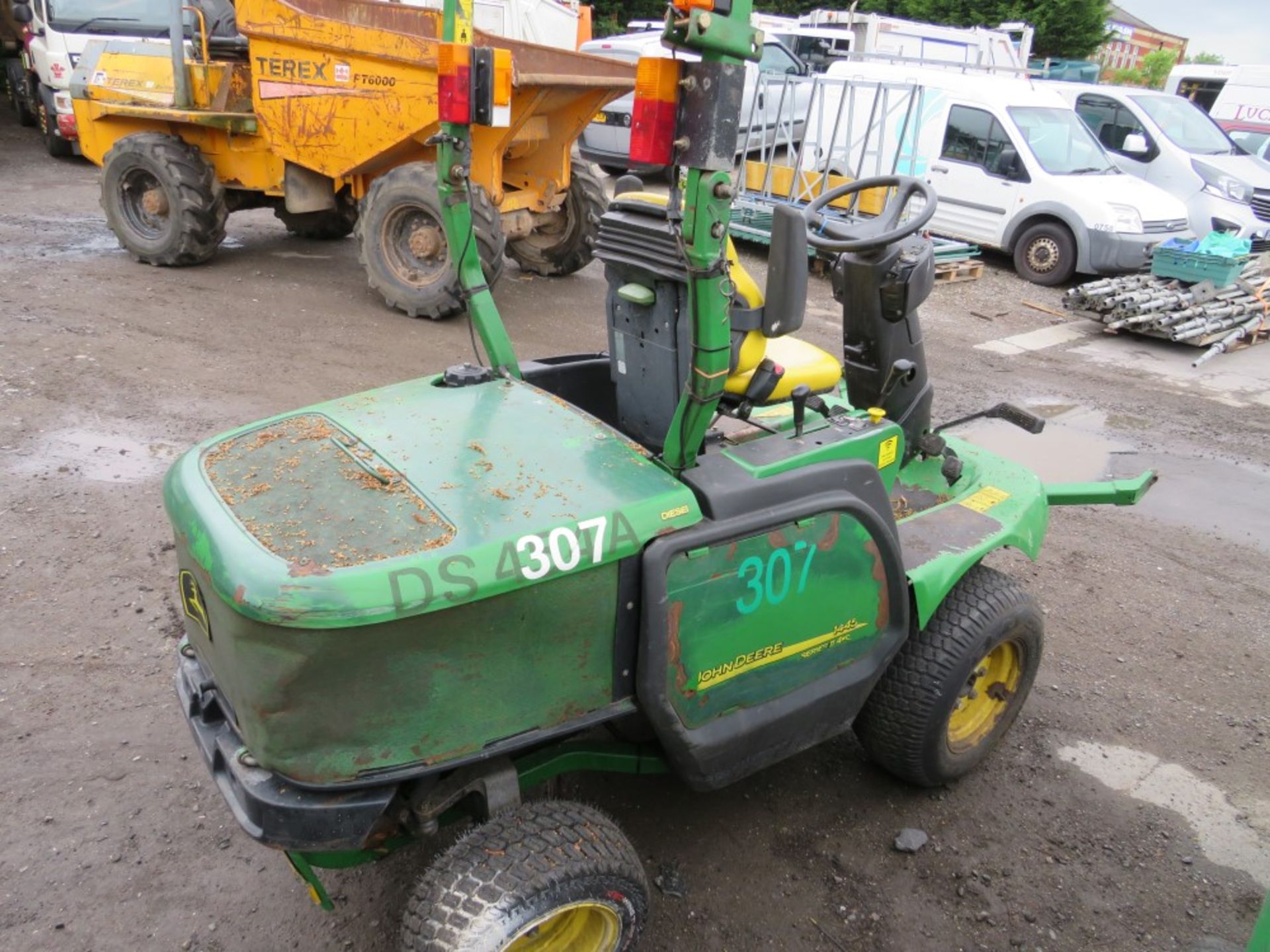 06 reg JOHN DEERE 1445 RIDE ON MOWER (DIRECT COUNCIL) 1ST REG 08/06, 4718 HOURS, V5 HERE, 1 OWNER - Image 3 of 3