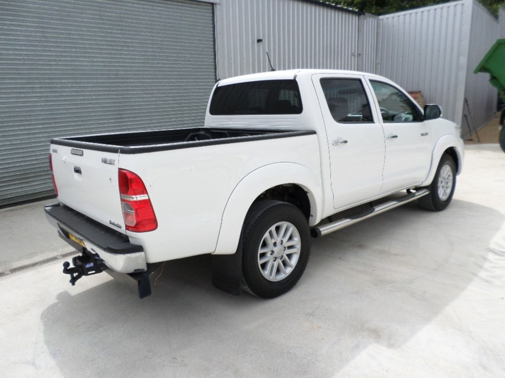 15 reg TOYOTA HILUX 3.0 D-4D INVINCIBLE D/C PICKUP (LOCATION SHEFFIELD) 1ST REG 03/15, 48891M, AUTO, - Bild 4 aus 6