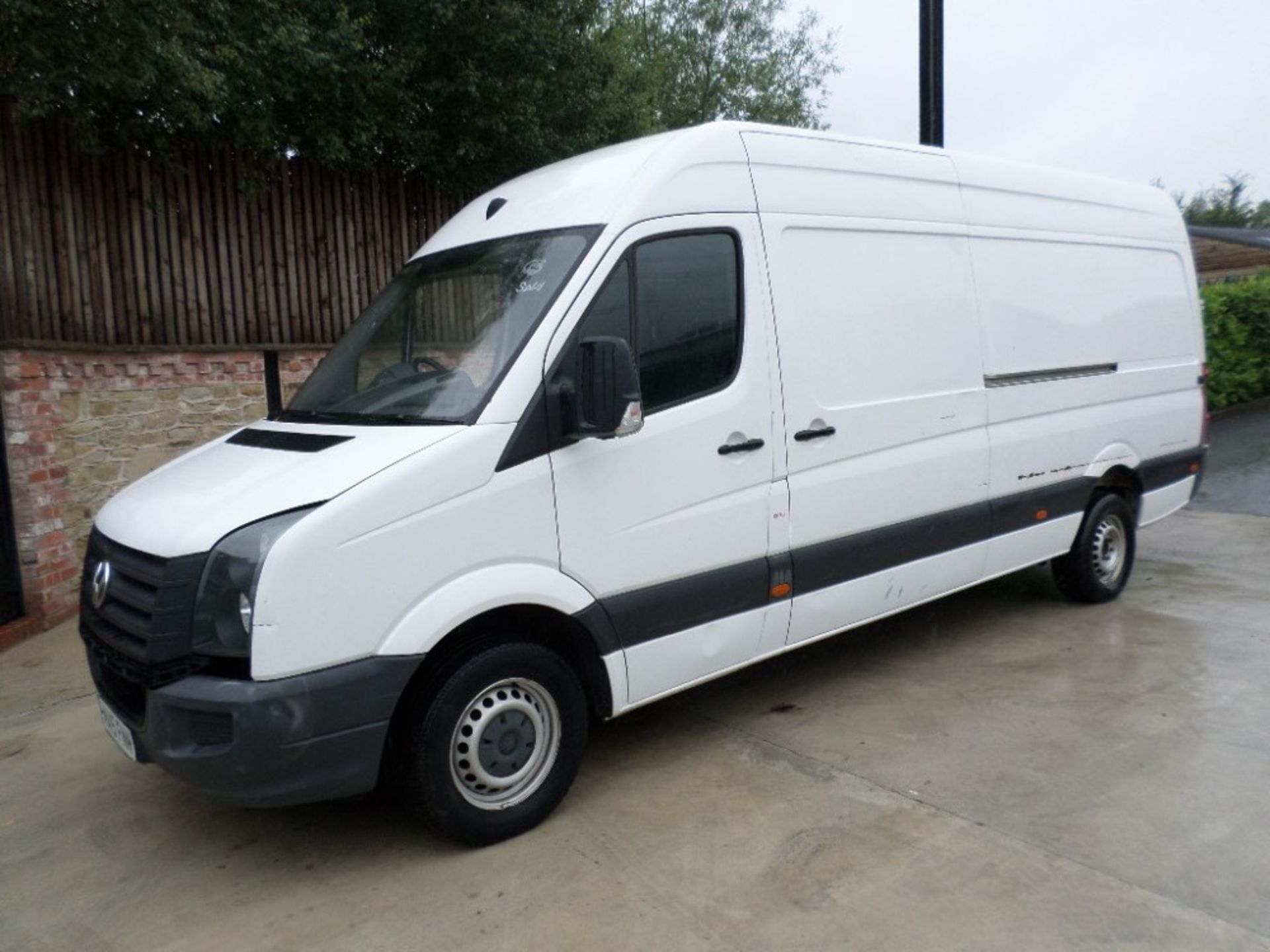 15 reg VW CRAFTER CR35 TDI LWB (LOCATION SHEFFIELD) 1ST REG 04/15, 106005M, V5 HERE [+ VAT] - Image 2 of 6