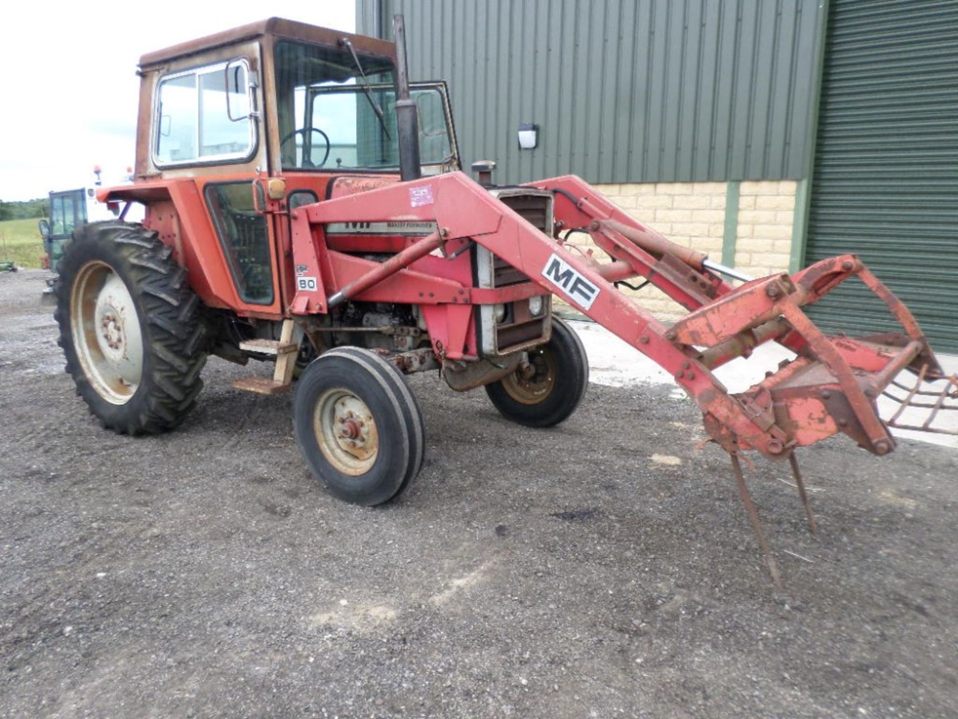 V reg MASSEY FERGUSON 575 2WD TRACTOR C/W 80 POWER LOADER (LOCATION SHEFFIELD) 5259 HOURS, NO V5 ( - Image 5 of 12