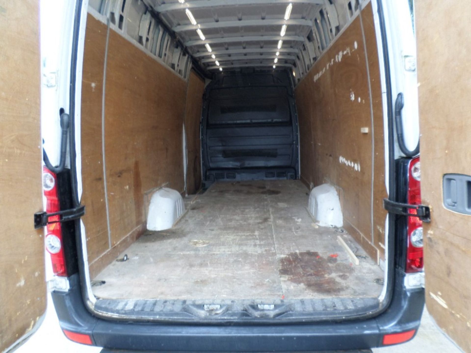 13 reg VW CRAFTER CR35 TDI 163 XLWB (LOCATION SHEFFIELD) 1ST REG 04/13, TEST 01/21, 97061M [+ VAT] - Image 5 of 6