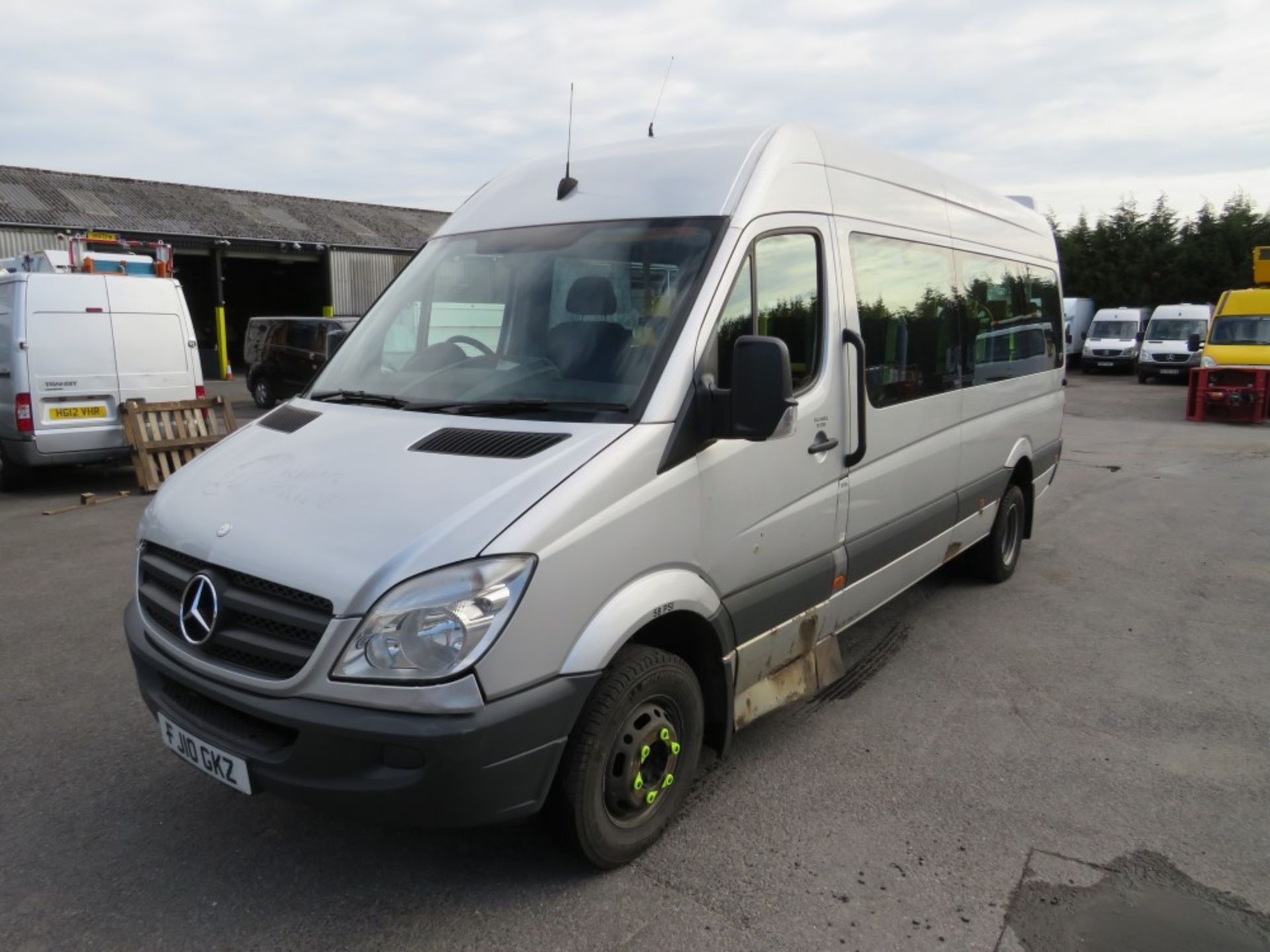 10 reg MERCEDES SPRINTER 513 CDI MINIBUS, 1ST REG 04/10, TEST 10/20, 512357KM, V5 HERE, 1 OWNER FROM - Image 2 of 6