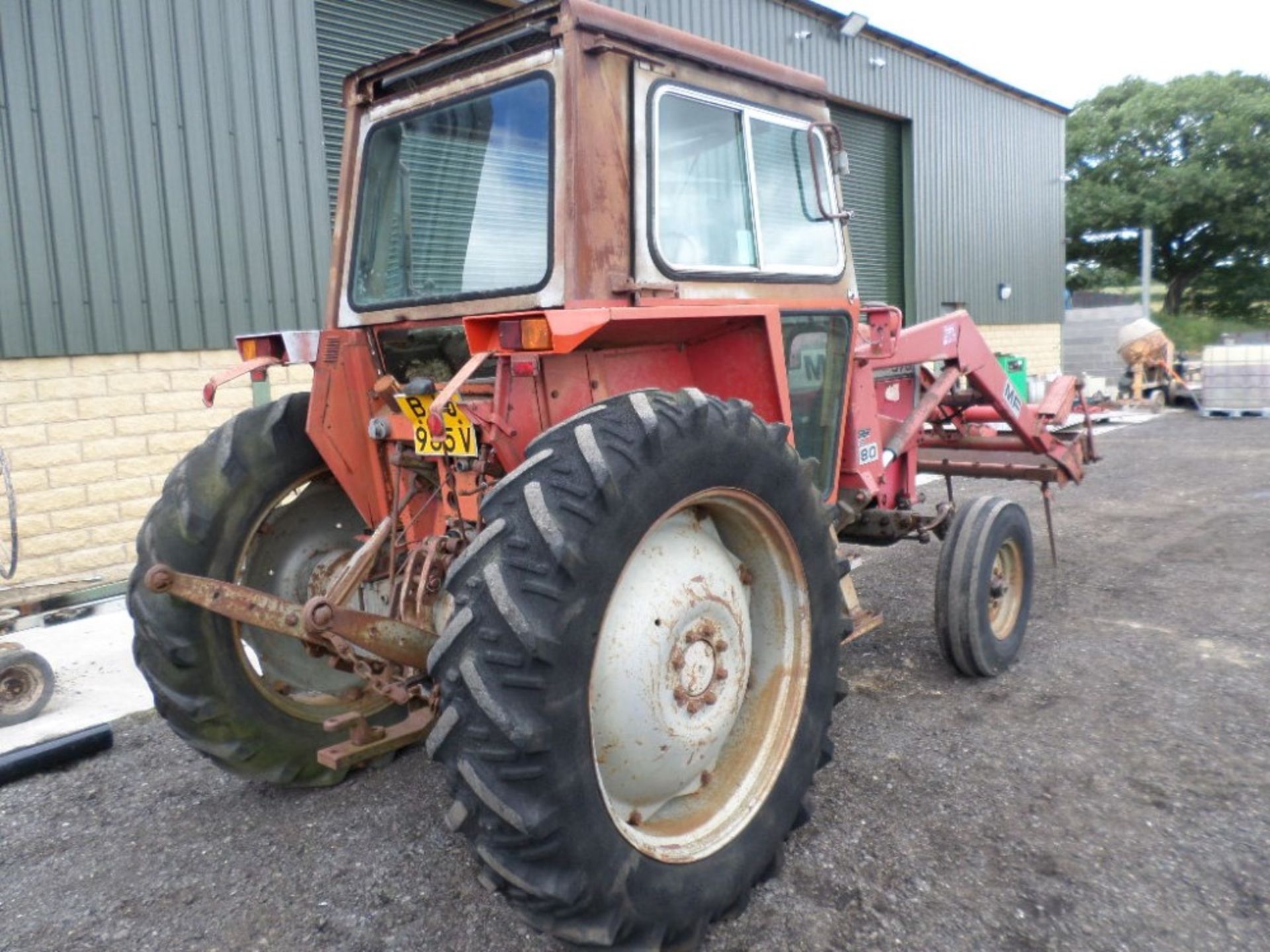 V reg MASSEY FERGUSON 575 2WD TRACTOR C/W 80 POWER LOADER (LOCATION SHEFFIELD) 5259 HOURS, NO V5 ( - Image 6 of 12