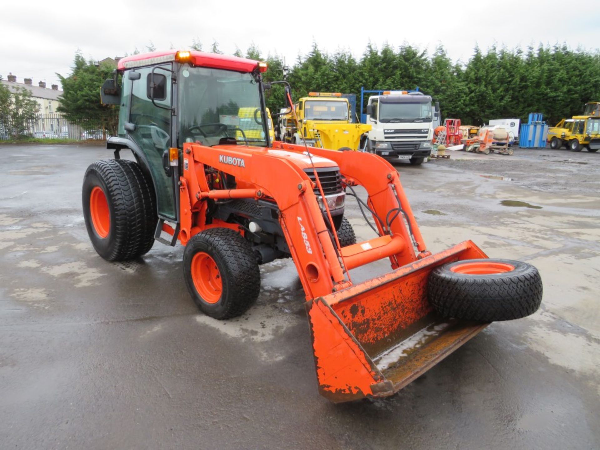 04 reg KUBOTA L5030 TRACTOR (DIRECT COUNCIL) 1ST REG 07/04, 8597 HOURS, V5 HERE, 1 OWNER FROM NEW [+ - Image 2 of 5