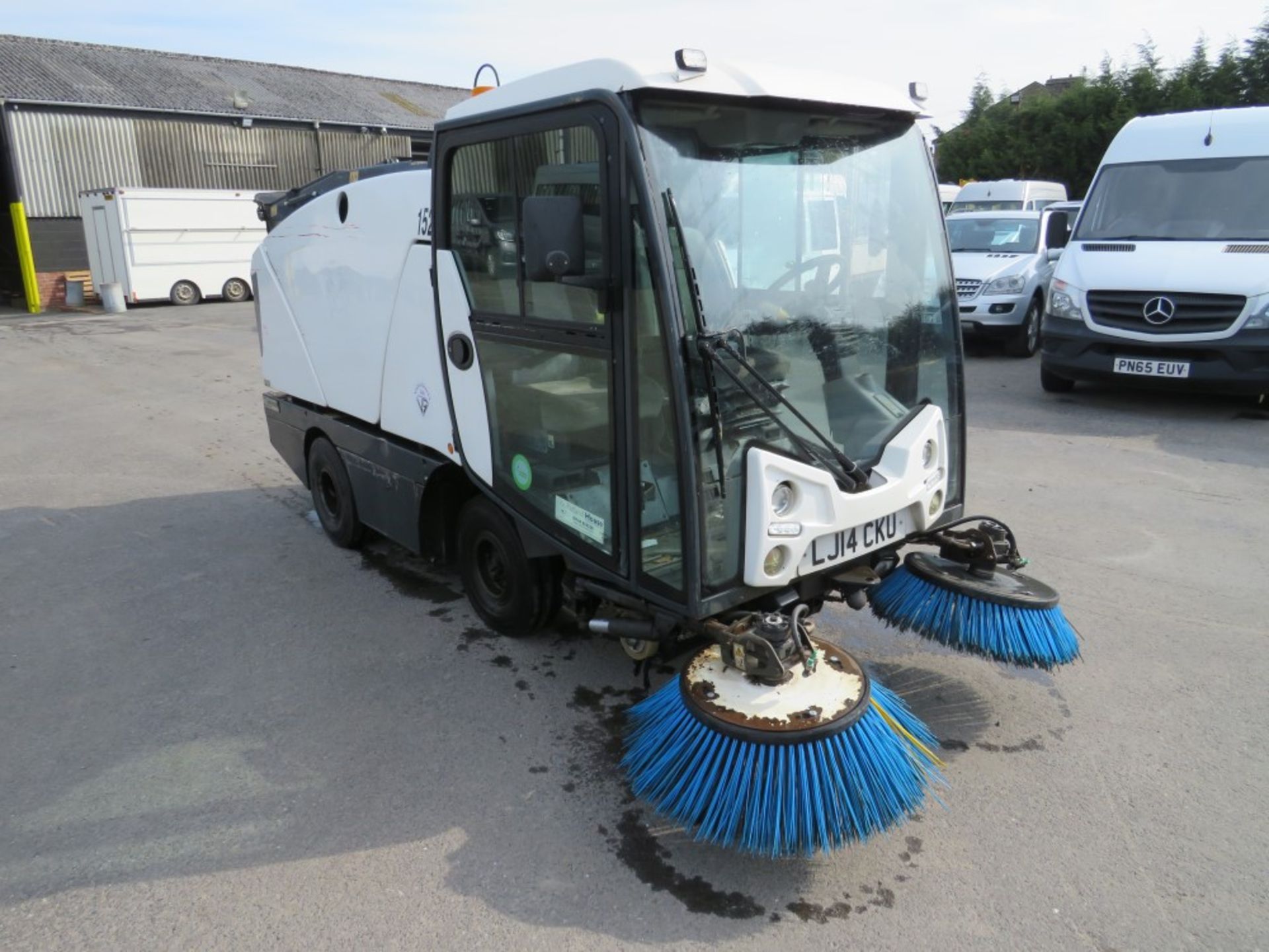 14 reg JOHNSON PRECINCT SWEEPER (DIRECT COUNCIL) 1ST REG 04/14, V5 HERE, 1 OWNER FROM NEW [+ VAT]