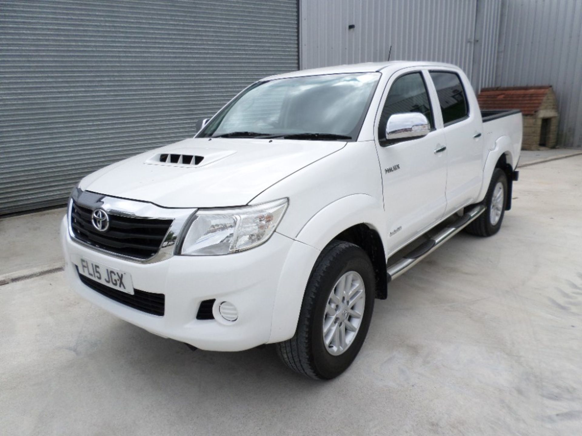 15 reg TOYOTA HILUX 3.0 D-4D INVINCIBLE D/C PICKUP (LOCATION SHEFFIELD) 1ST REG 03/15, 48891M, AUTO,