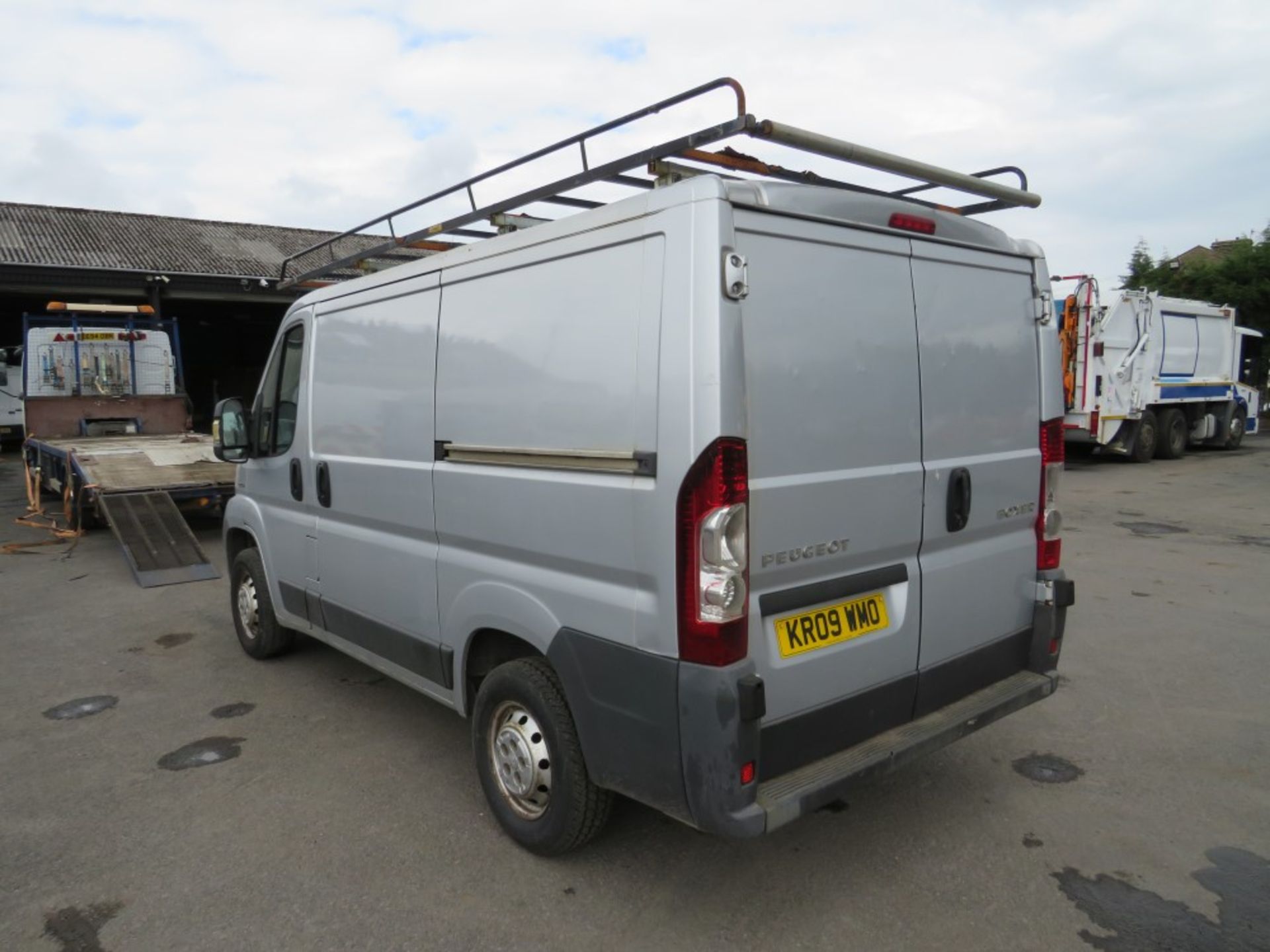 09 reg PEUGEOT BOXER 330 SWB, 1ST REG 06/09, TEST 01/21, 246688M, V5 HERE, 5 FORMER KEEPERS [+ VAT] - Image 3 of 6