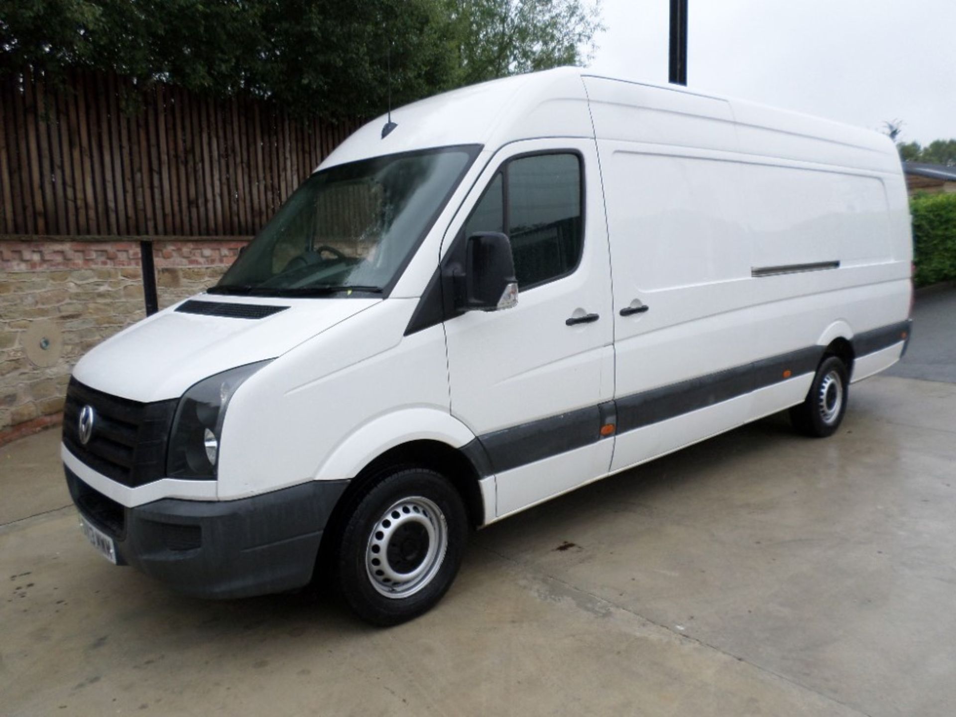 13 reg VW CRAFTER CR35 TDI 163 XLWB (LOCATION SHEFFIELD) 1ST REG 04/13, TEST 01/21, 97061M [+ VAT] - Image 2 of 6