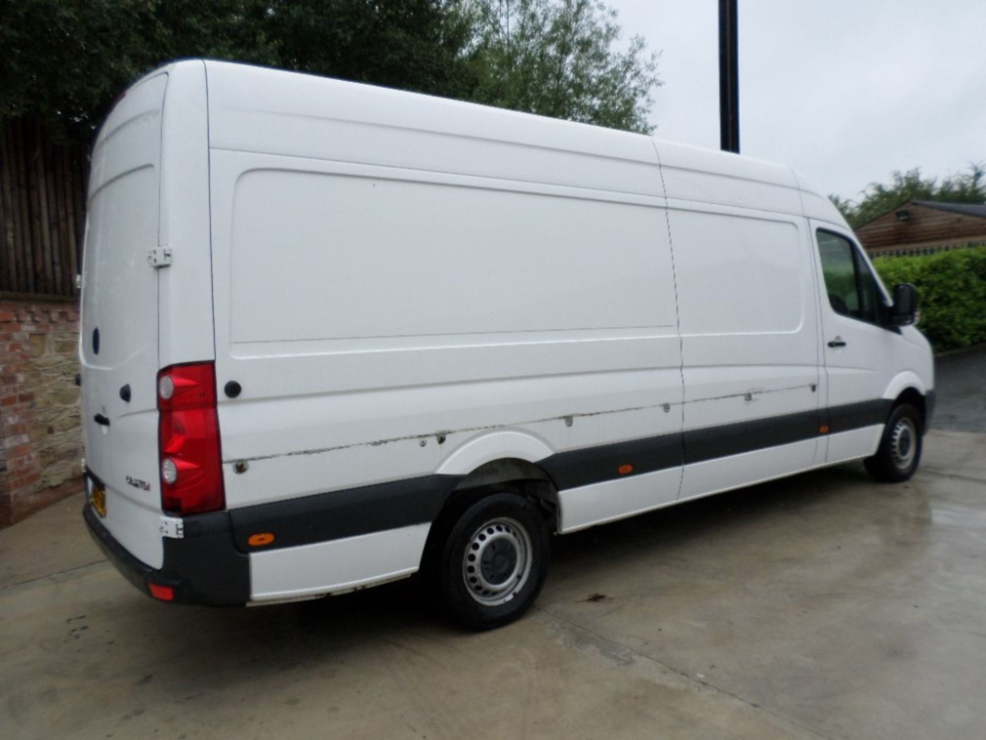 15 reg VW CRAFTER CR35 TDI LWB (LOCATION SHEFFIELD) 1ST REG 04/15, 106005M, V5 HERE [+ VAT] - Image 3 of 6