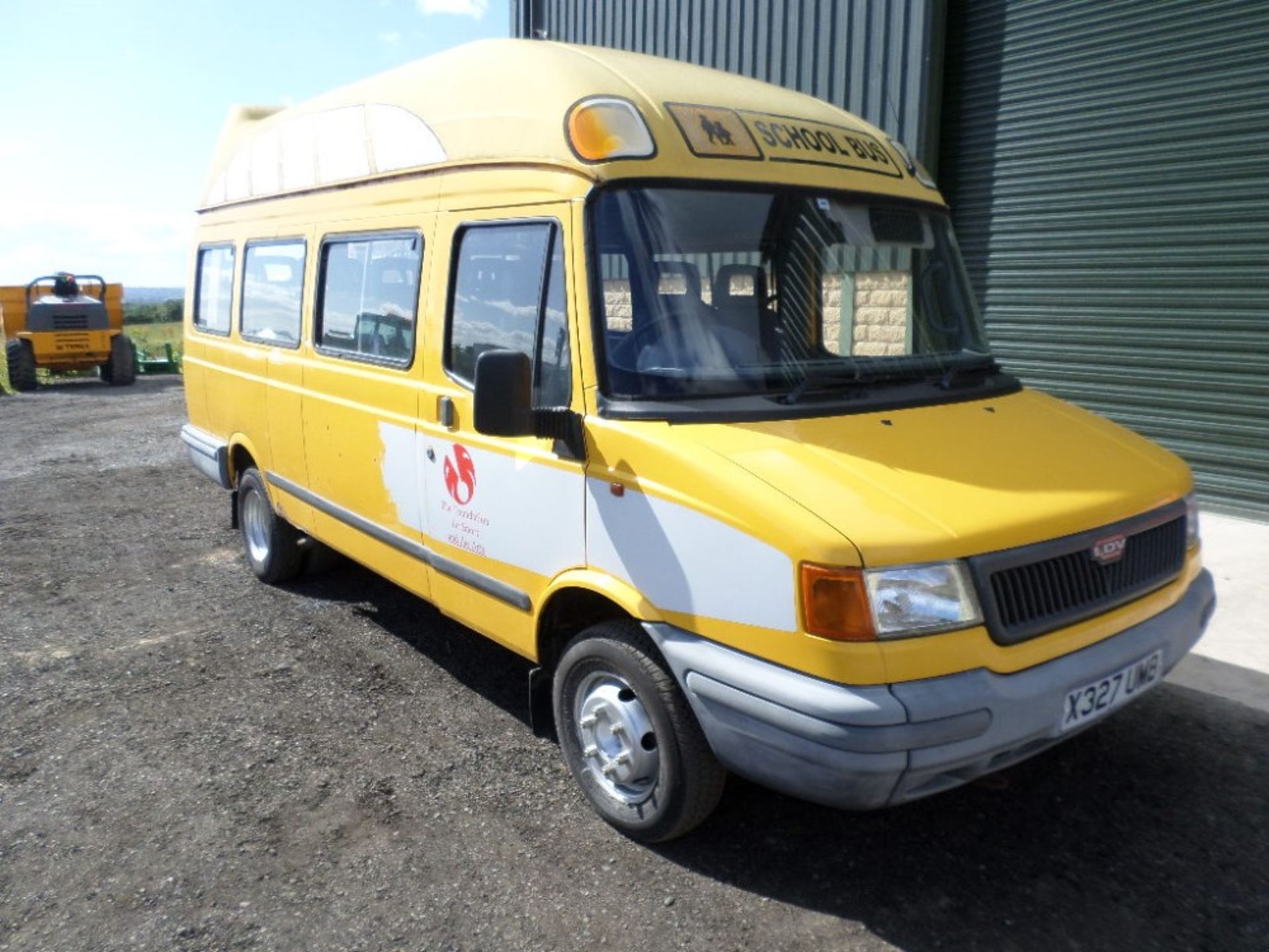 X reg LDV 400 CONVOY D LWB 17 SEAT MINIBUS (LOCATION SHEFFIELD) 1ST REG 12/00, 40248KM, V5 [+ VAT]