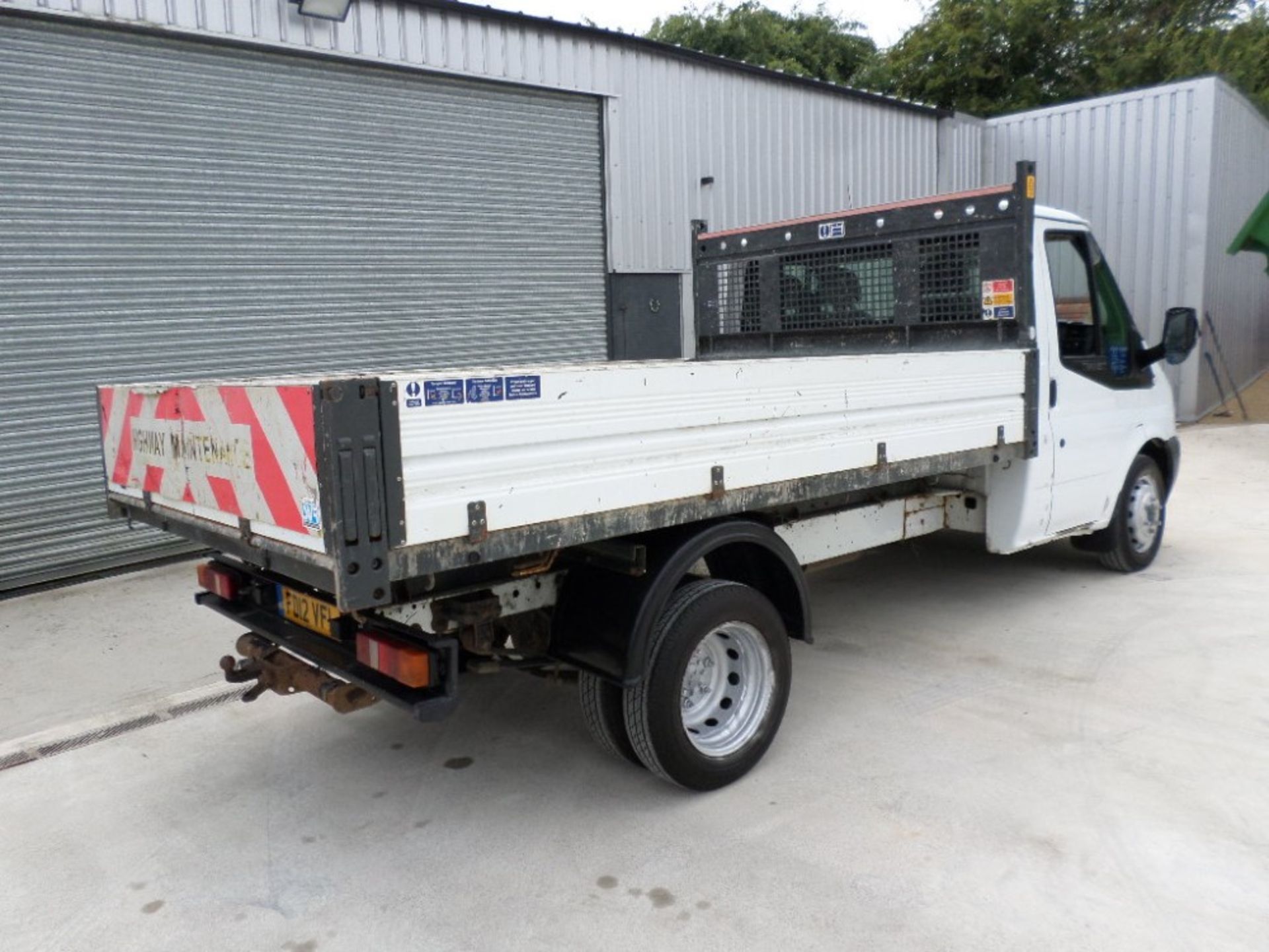 12 reg FORD TRANSIT 2.2 125 T340 MWB S/CAB TIPPER (LOCATION SHEFFIELD) 1ST REG 07/12, 130556M, V5 - Image 4 of 5