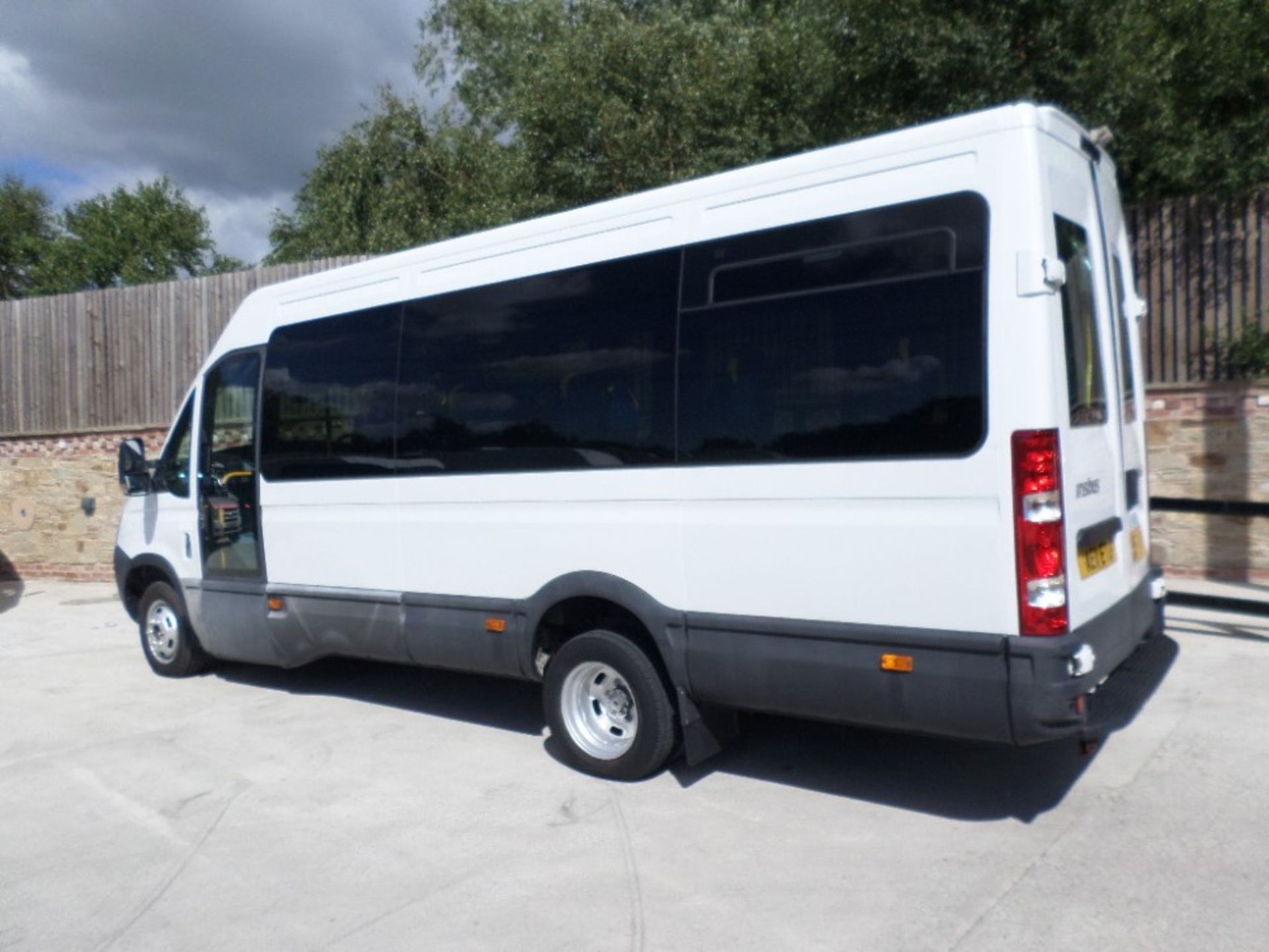 11 reg IVECO DAILY 50C17 XLWB 3.0 TD MINIBUS (LOCATION SHEFFIELD) 1ST REG 04/11, 74573M, V5 HERE, - Image 4 of 6