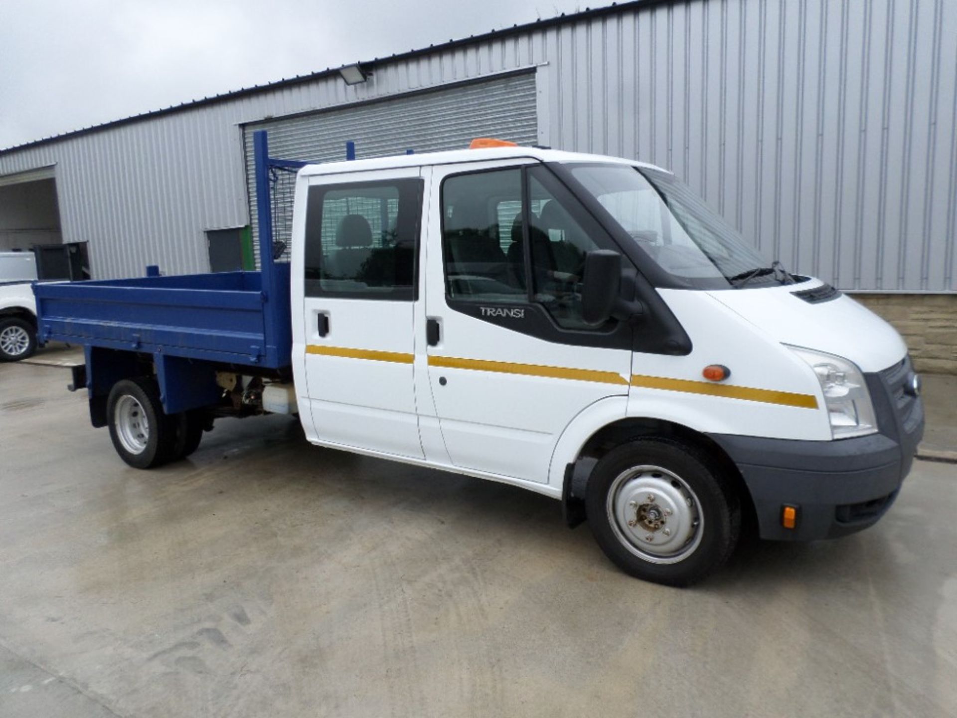 62 reg FORD TRANSIT 100 T350 TDCI LWB D/CAB TIPPER (LOCATION SHEFFIELD) 1ST REG 10/12, 111006M, V5 - Image 2 of 7