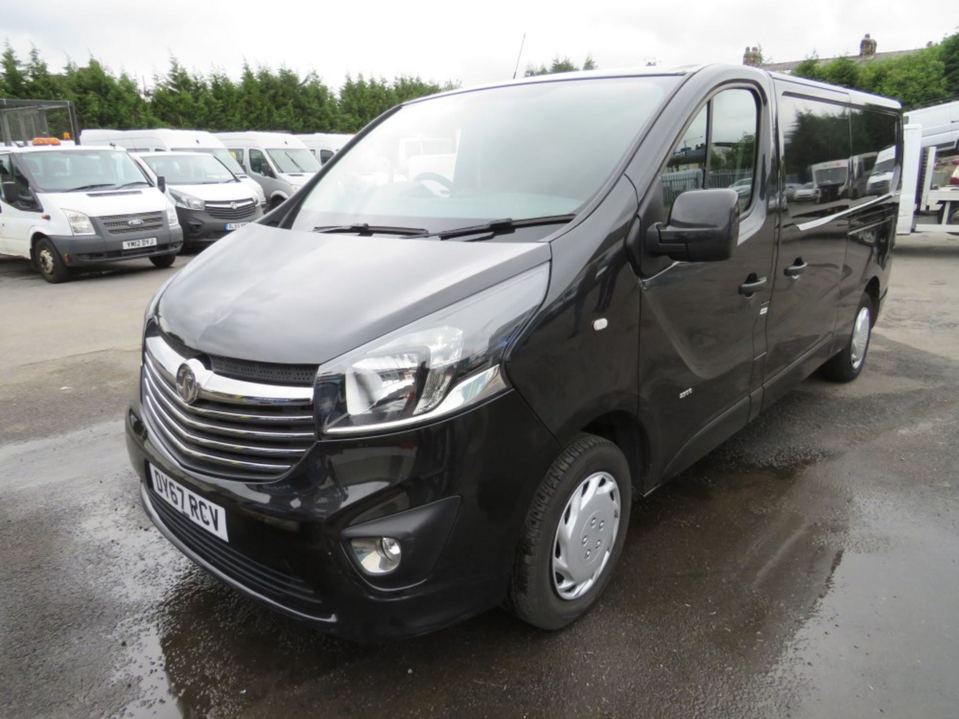 67 reg VAUXHALL VIVARO 2900 SPORTIVE CDTI, 1ST REG 10/17, 46699M, A/C, PARK SENSORS [+ VAT] - Image 2 of 6