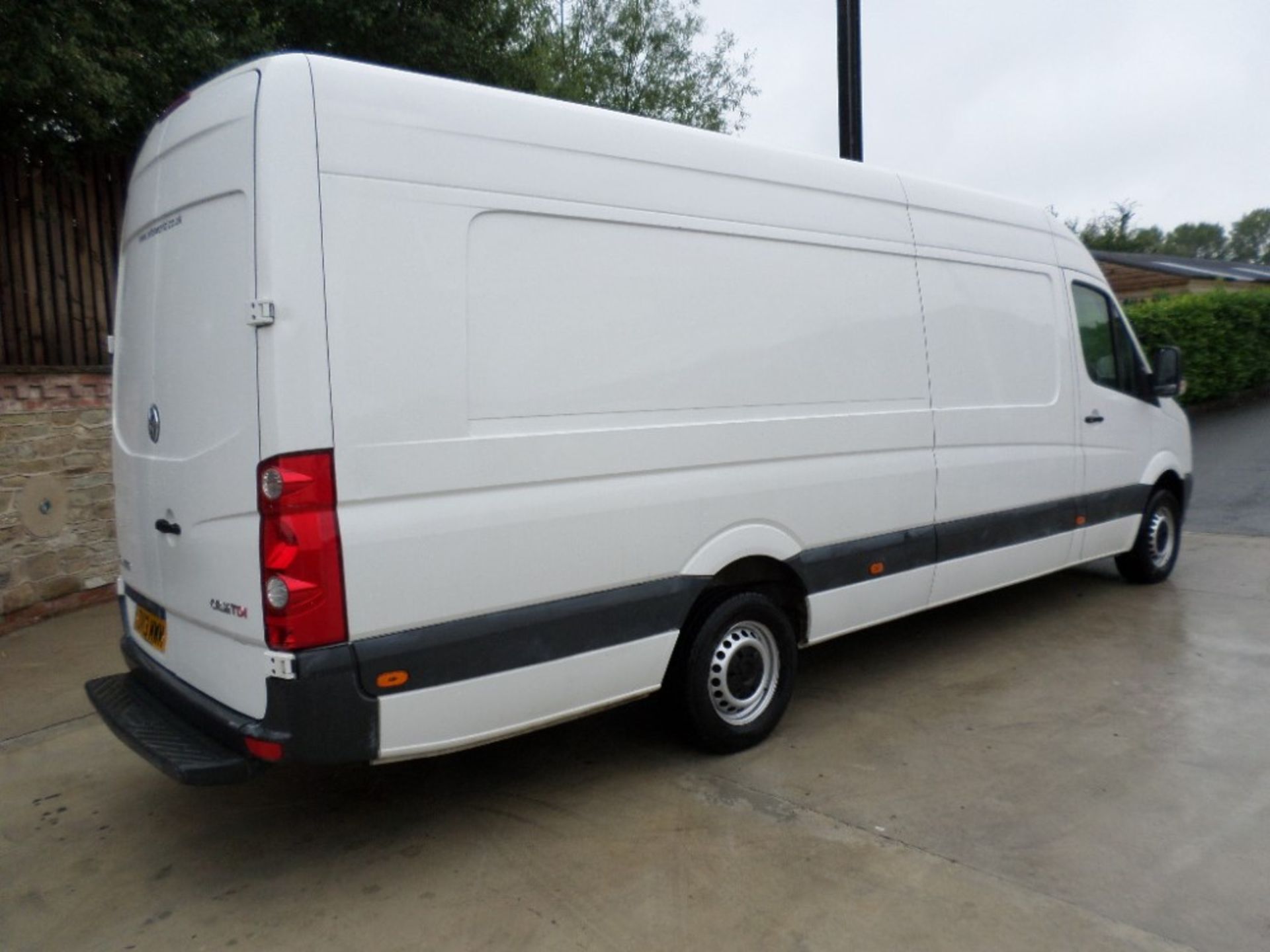 13 reg VW CRAFTER CR35 TDI 163 XLWB (LOCATION SHEFFIELD) 1ST REG 04/13, TEST 01/21, 97061M [+ VAT] - Image 3 of 6