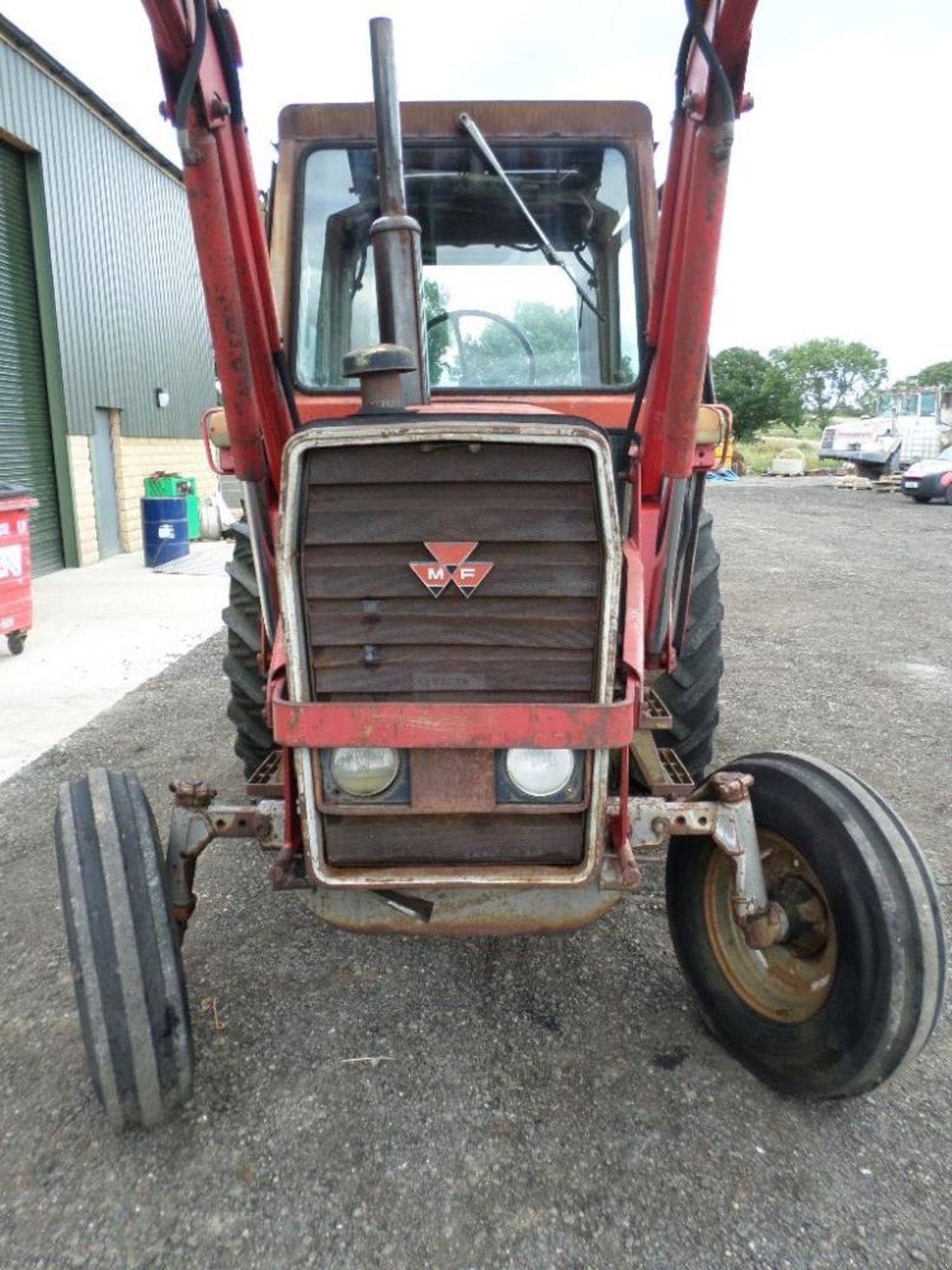 V reg MASSEY FERGUSON 575 2WD TRACTOR C/W 80 POWER LOADER (LOCATION SHEFFIELD) 5259 HOURS, NO V5 ( - Image 4 of 12