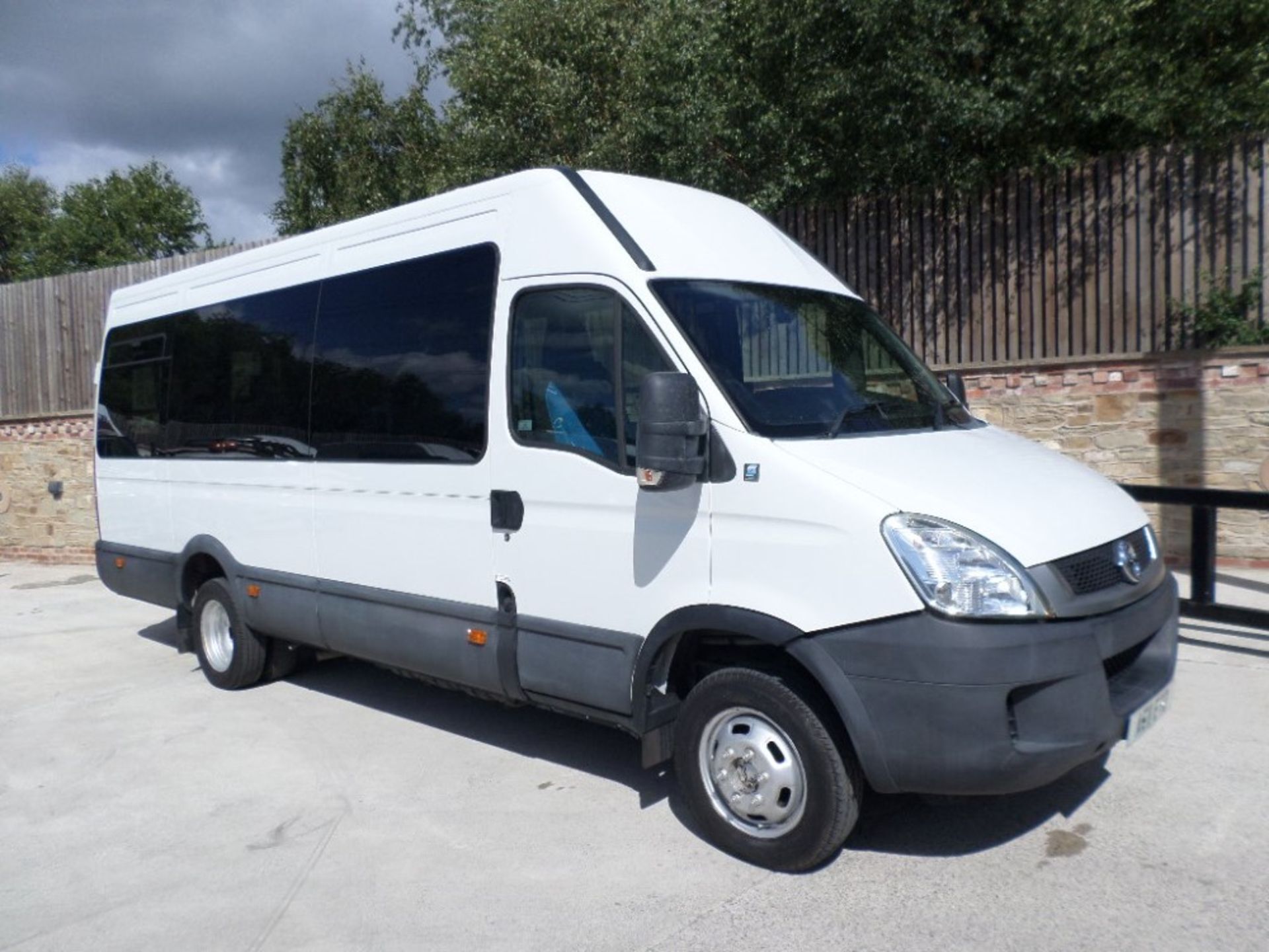 11 reg IVECO DAILY 50C17 XLWB 3.0 TD MINIBUS (LOCATION SHEFFIELD) 1ST REG 04/11, 74573M, V5 HERE,