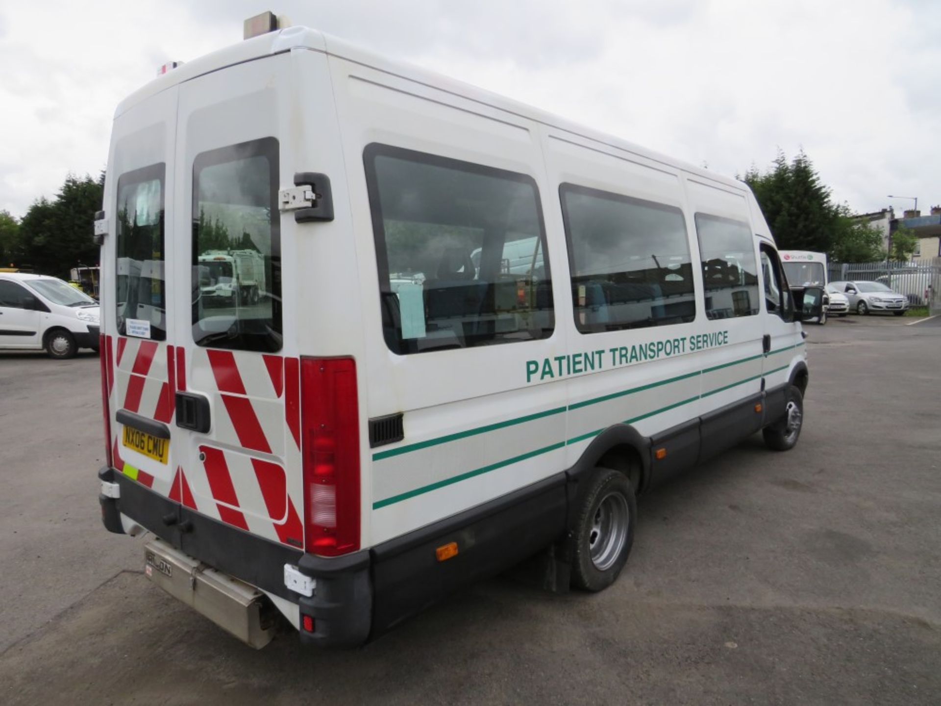 06 reg IVECO DAILY 40C14 BUS, 1ST REG 03/06, 120864KM WARRANTED, V5 HERE, 1 OWNER FROM NEW [+ VAT] - Image 4 of 6