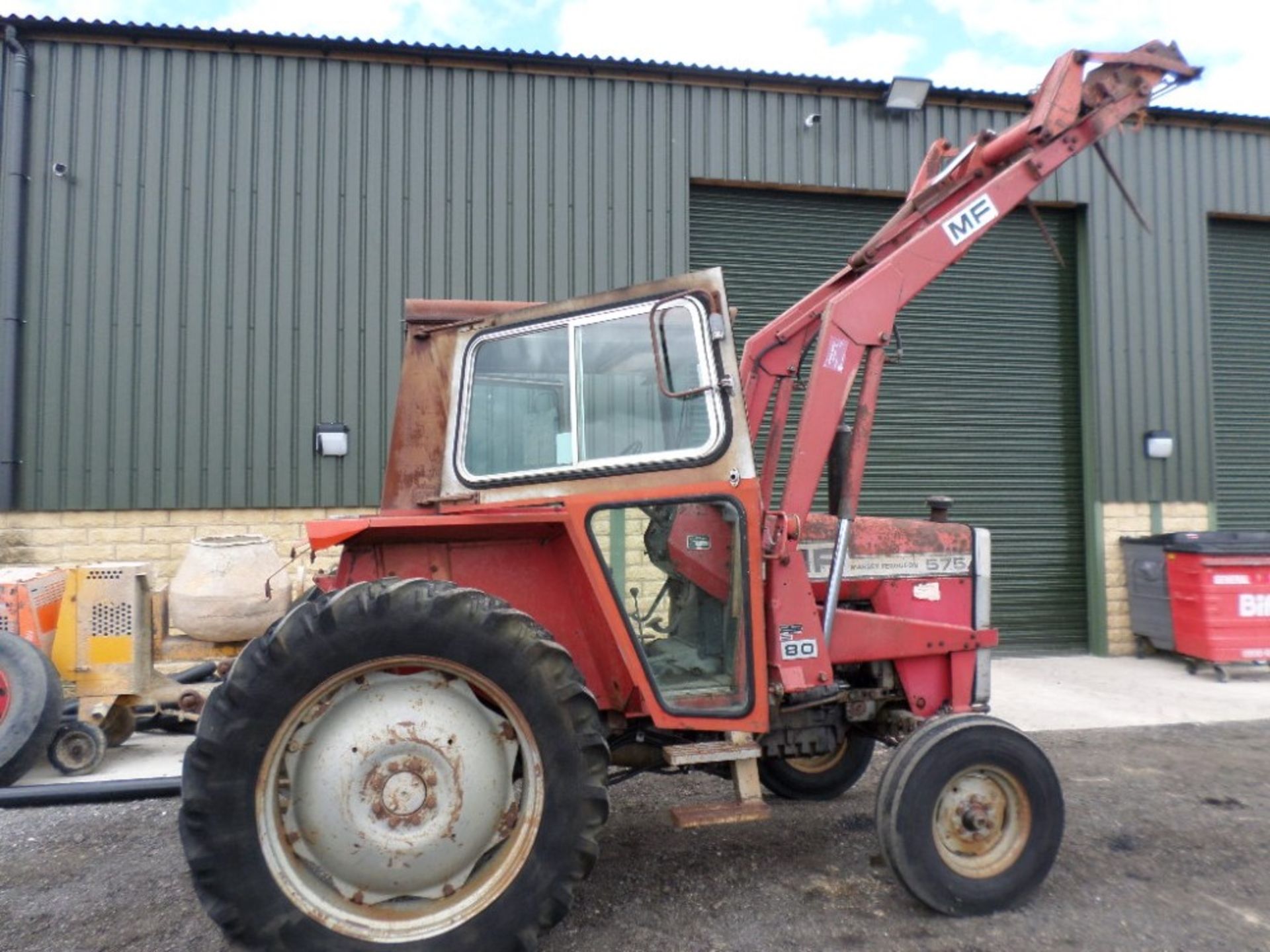 V reg MASSEY FERGUSON 575 2WD TRACTOR C/W 80 POWER LOADER (LOCATION SHEFFIELD) 5259 HOURS, NO V5 ( - Image 11 of 12