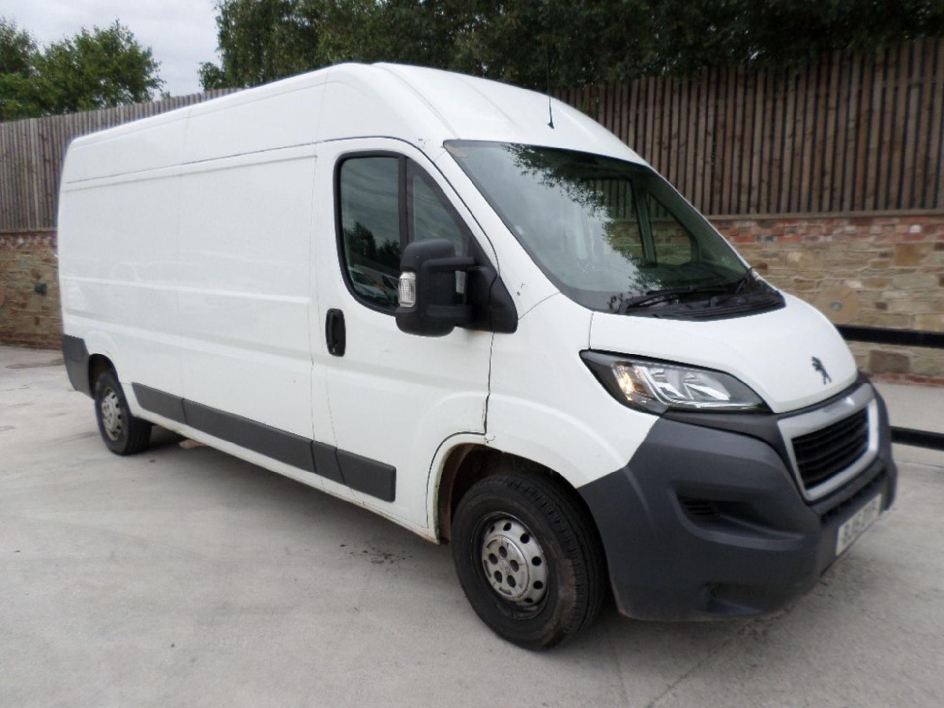 15 reg PEUGEOT BOXER 335 L3H2 HDI (LOCATION SHEFFIELD) 1ST REG 04/15, 133659M, NO V5 [+ VAT]